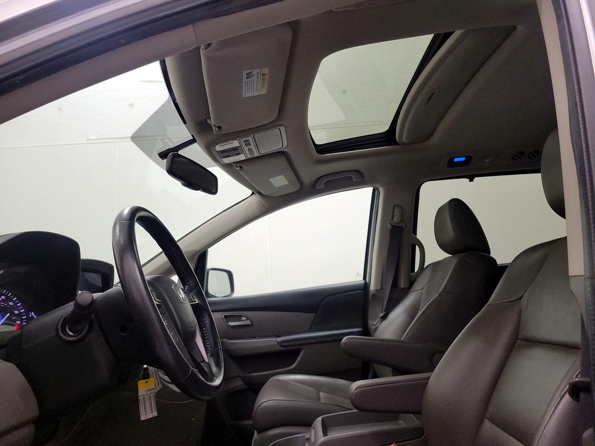 Thumbnail: 2013 Honda Odyssey - 19