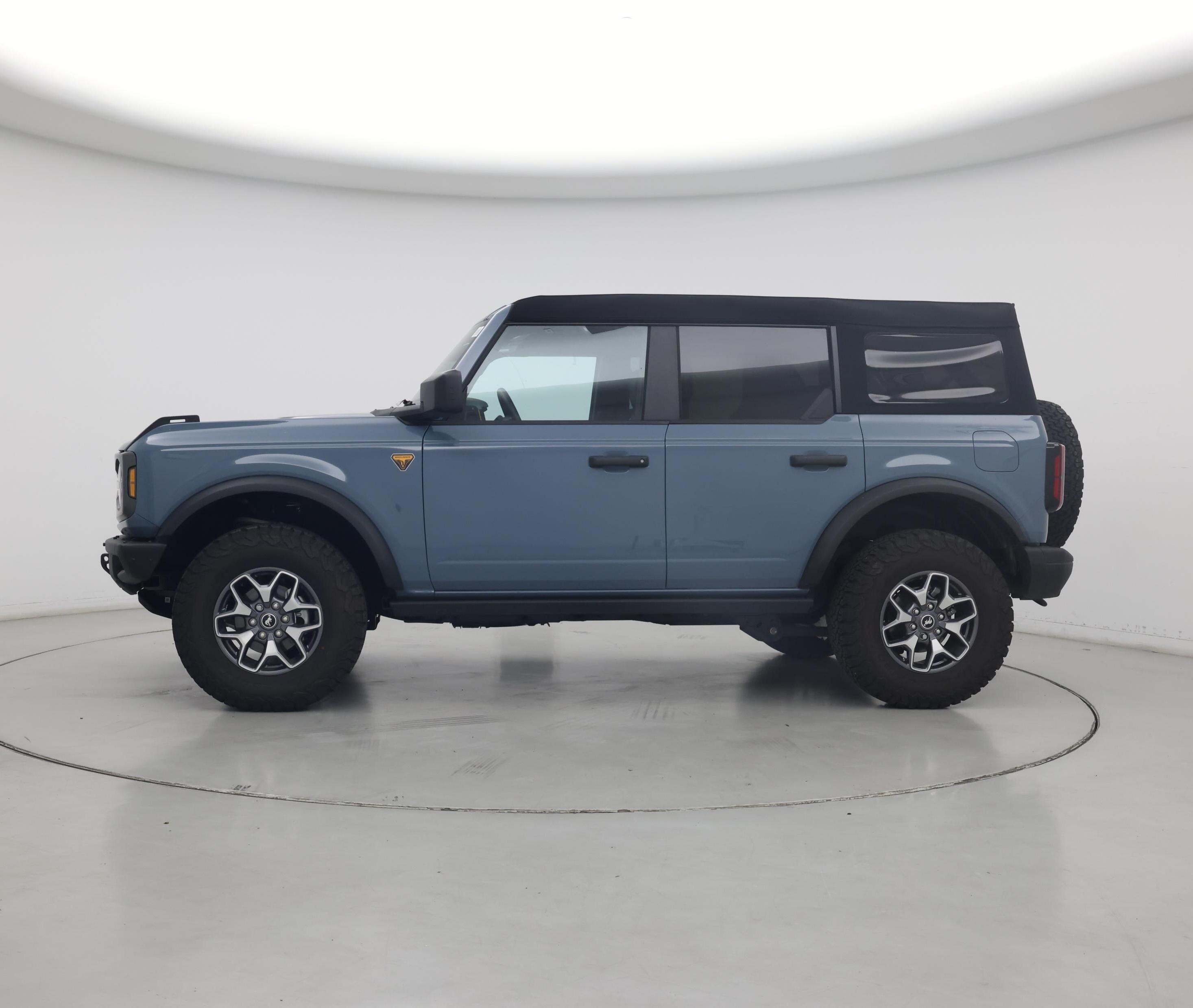 Thumbnail: 2023 Ford Bronco - 3