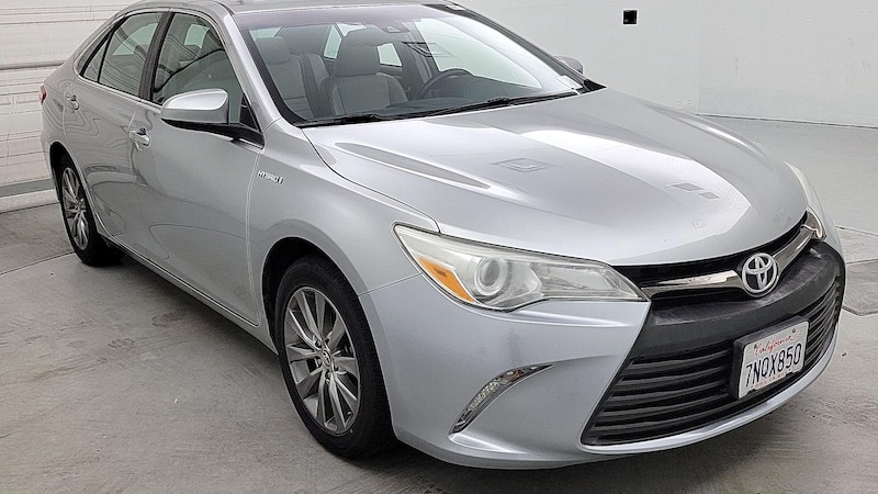 2016 Toyota Camry XLE Hero Image