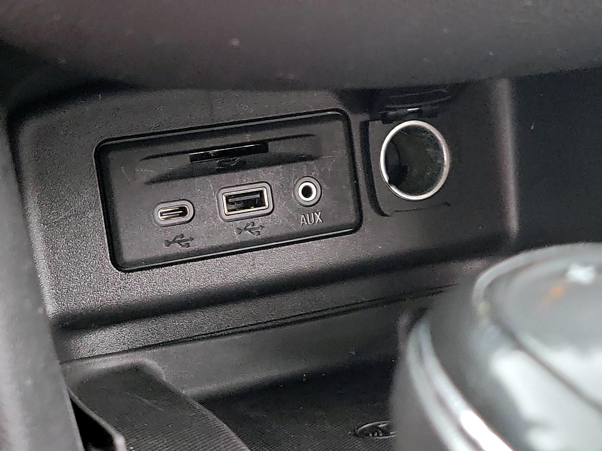 Thumbnail: 2019 Chevrolet Equinox - 18