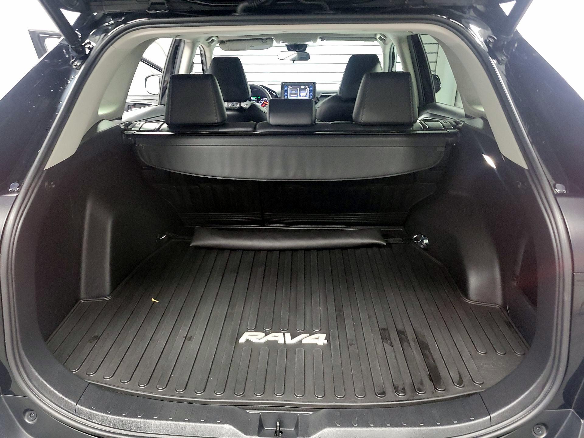 Thumbnail: 2022 Toyota RAV4 - 19