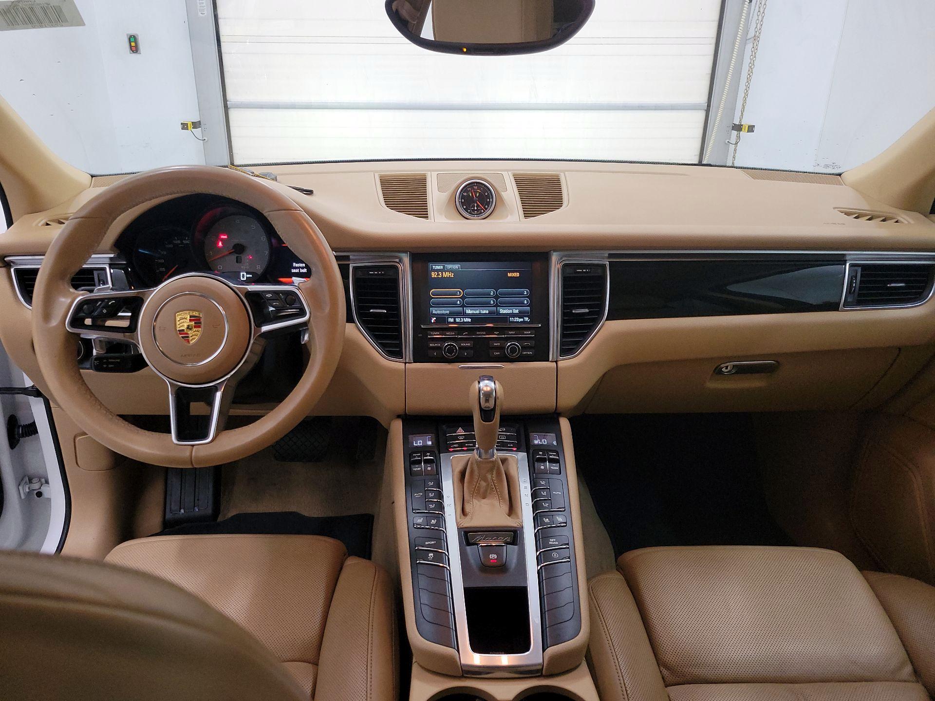 Thumbnail: 2015 Porsche Macan - 9