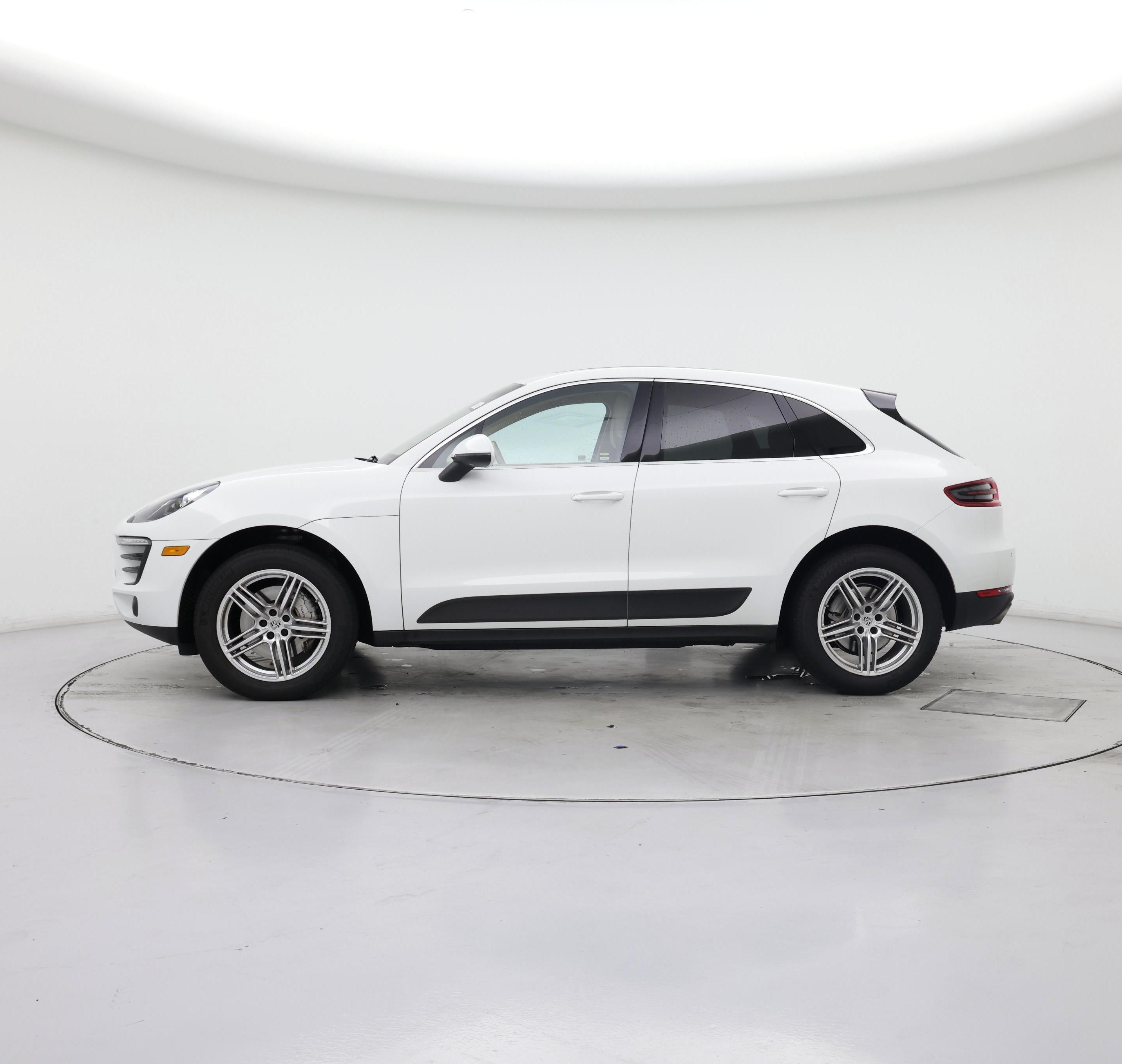 Thumbnail: 2015 Porsche Macan - 3