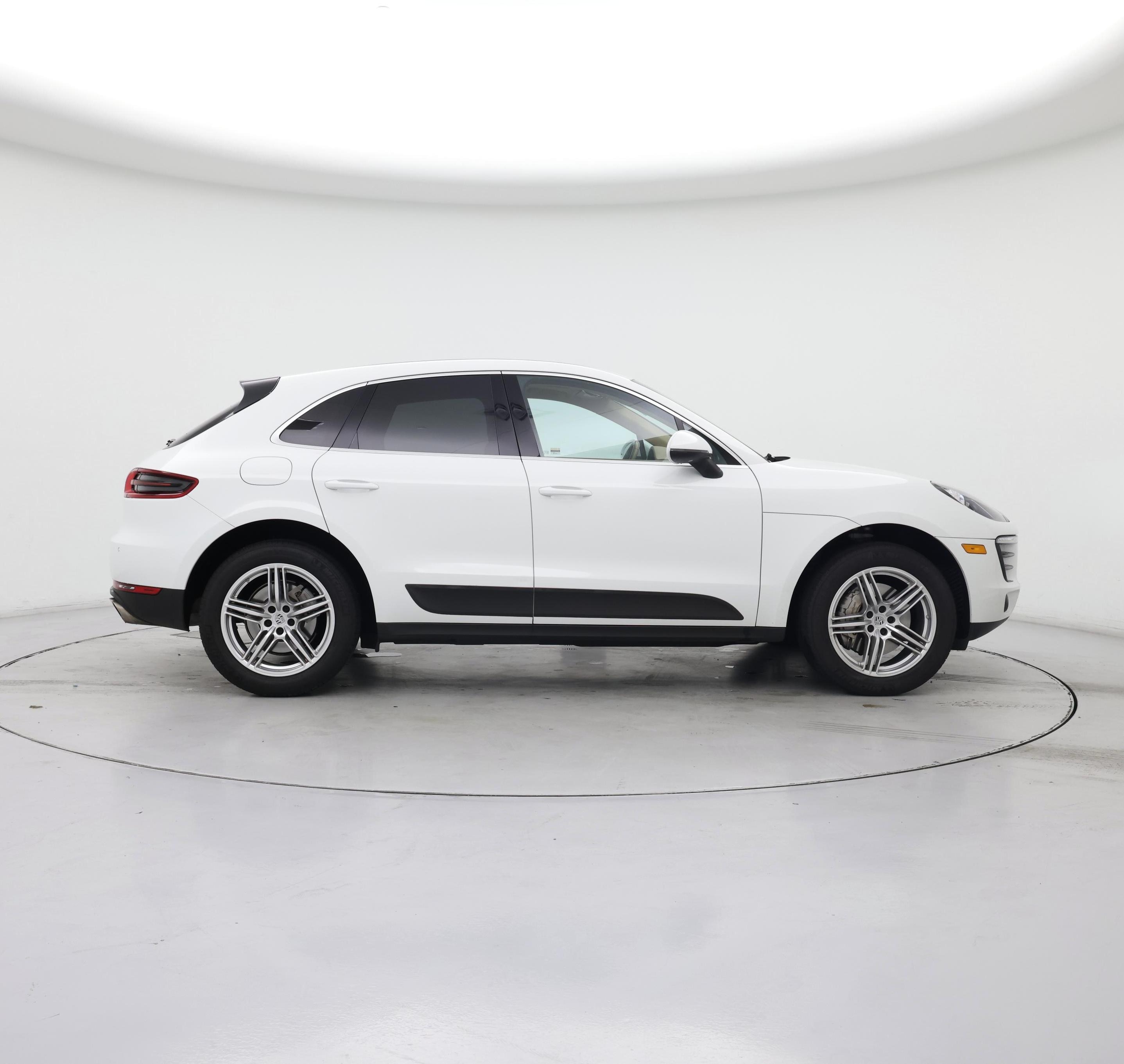 Thumbnail: 2015 Porsche Macan - 7