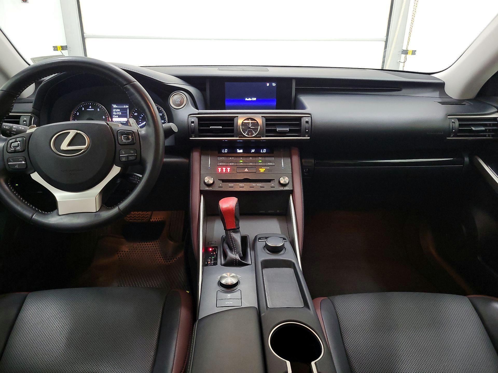 Thumbnail: 2019 Lexus IS - 9