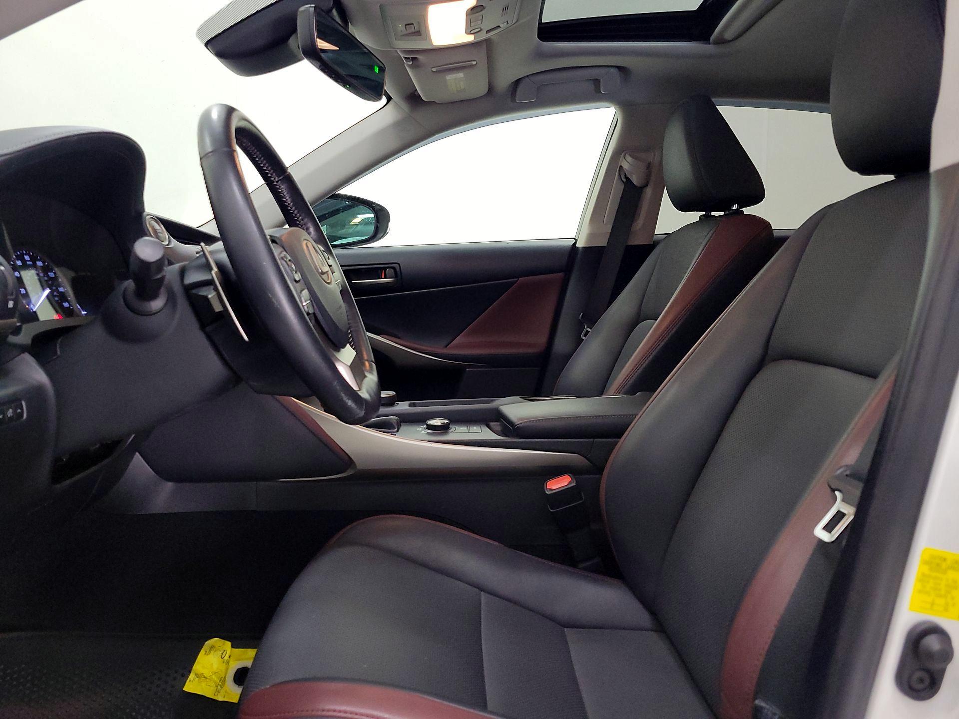 Thumbnail: 2019 Lexus IS - 11