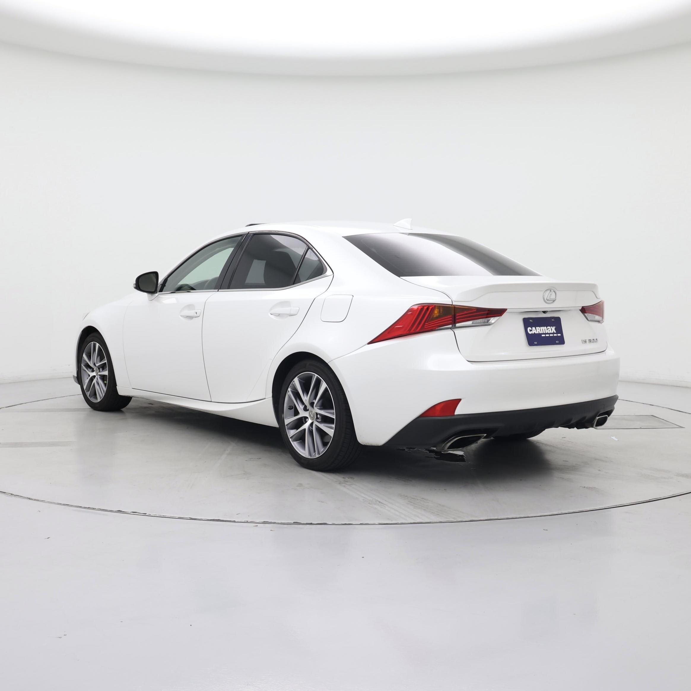 Thumbnail: 2019 Lexus IS - 2