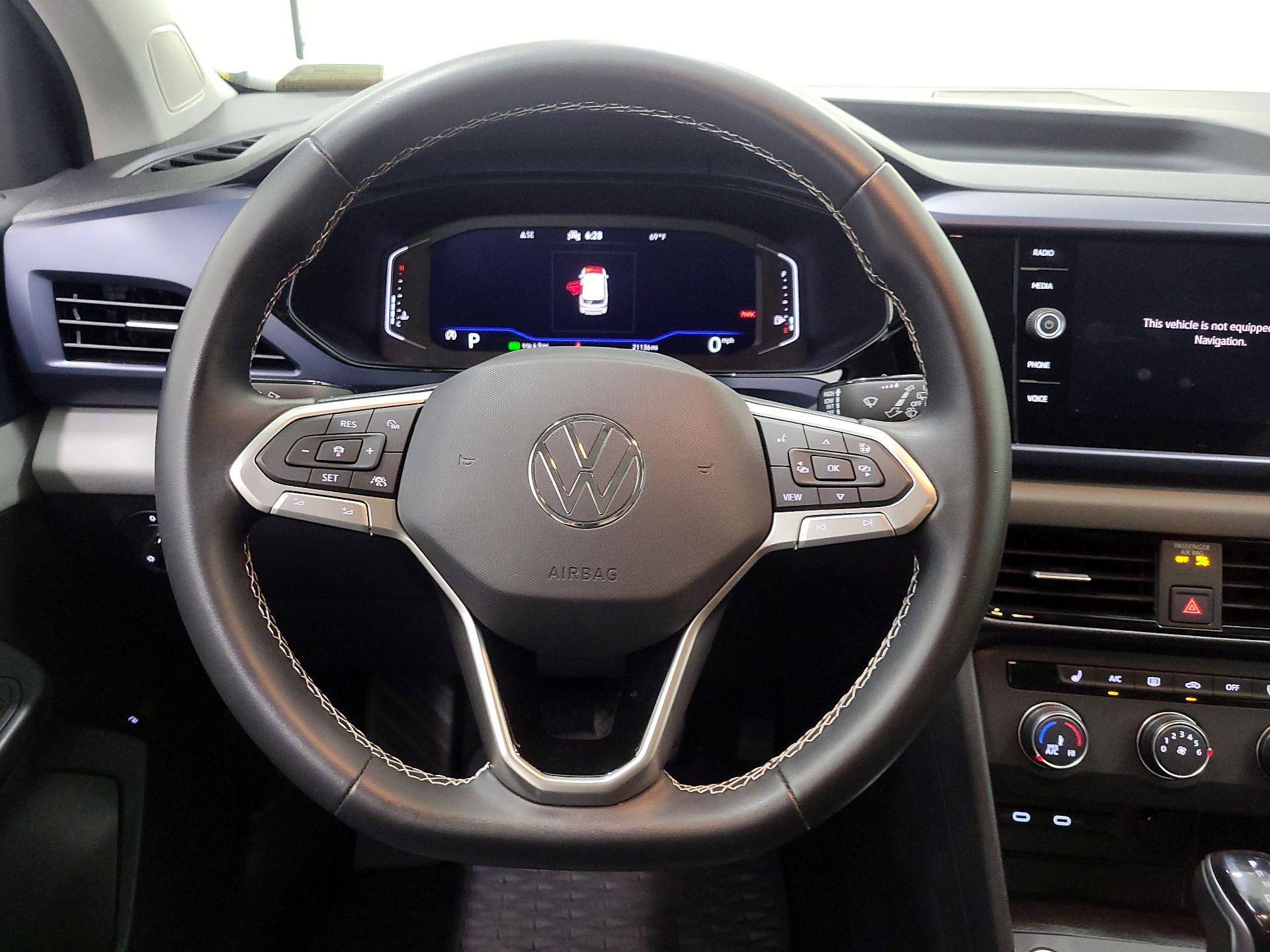 Thumbnail: 2022 Volkswagen Taos - 10