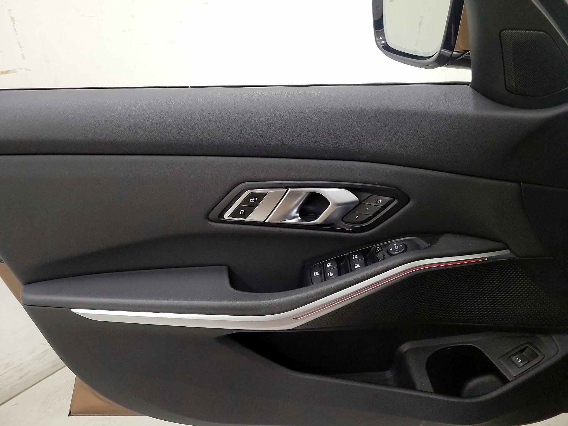 Thumbnail: 2019 BMW 3 Series - 12