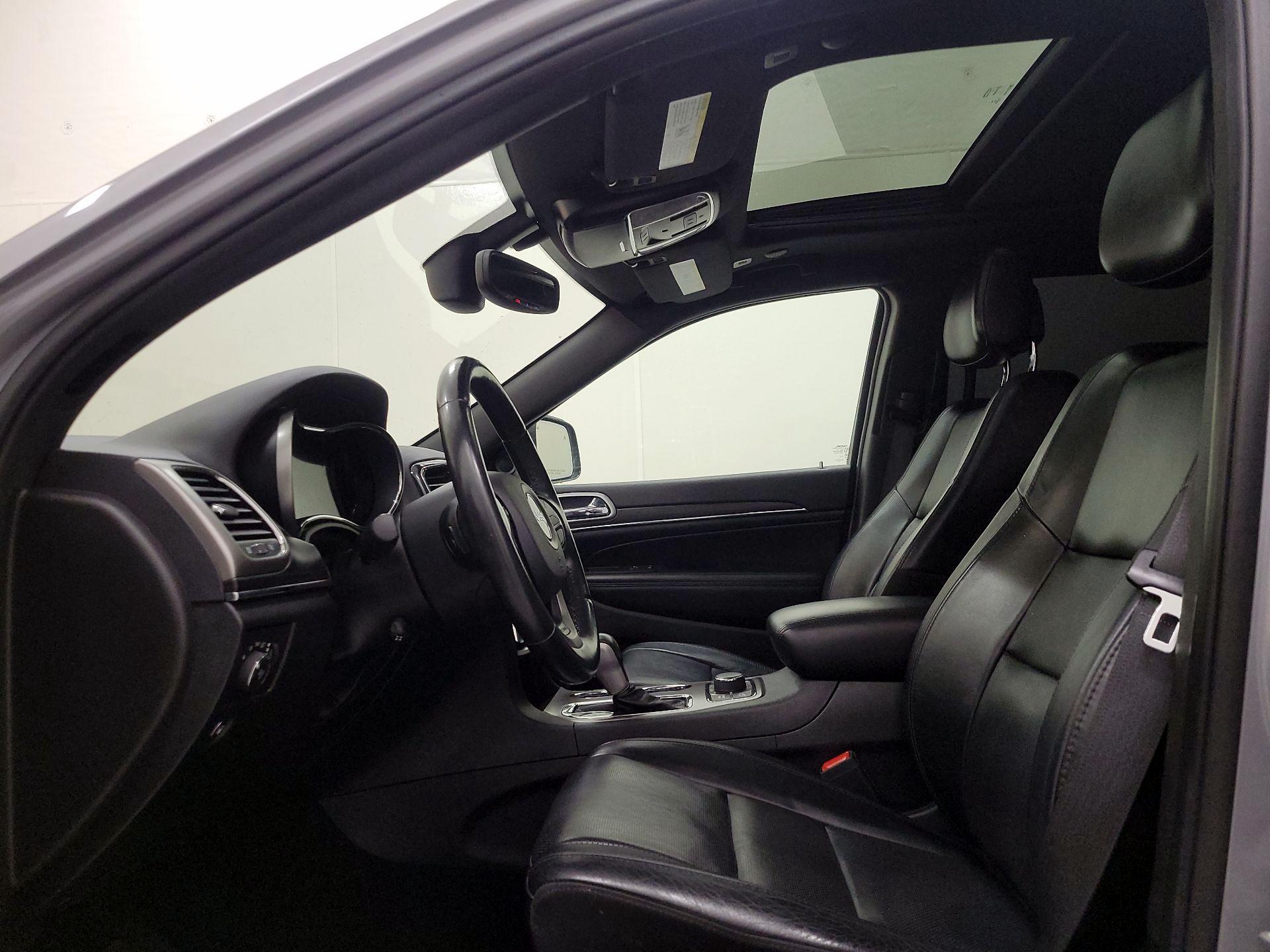 Thumbnail: 2020 Jeep Grand Cherokee - 19