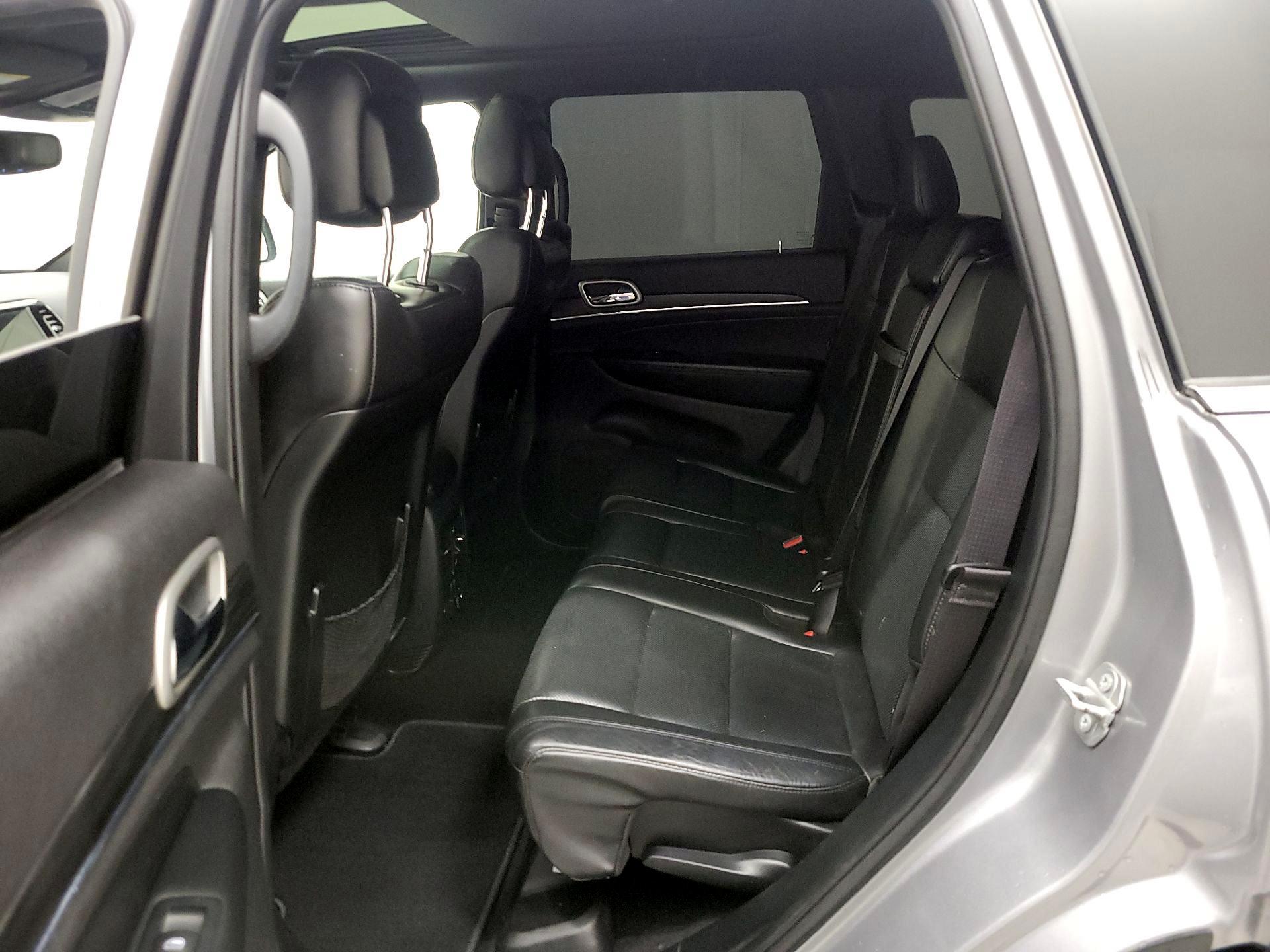 Thumbnail: 2020 Jeep Grand Cherokee - 20
