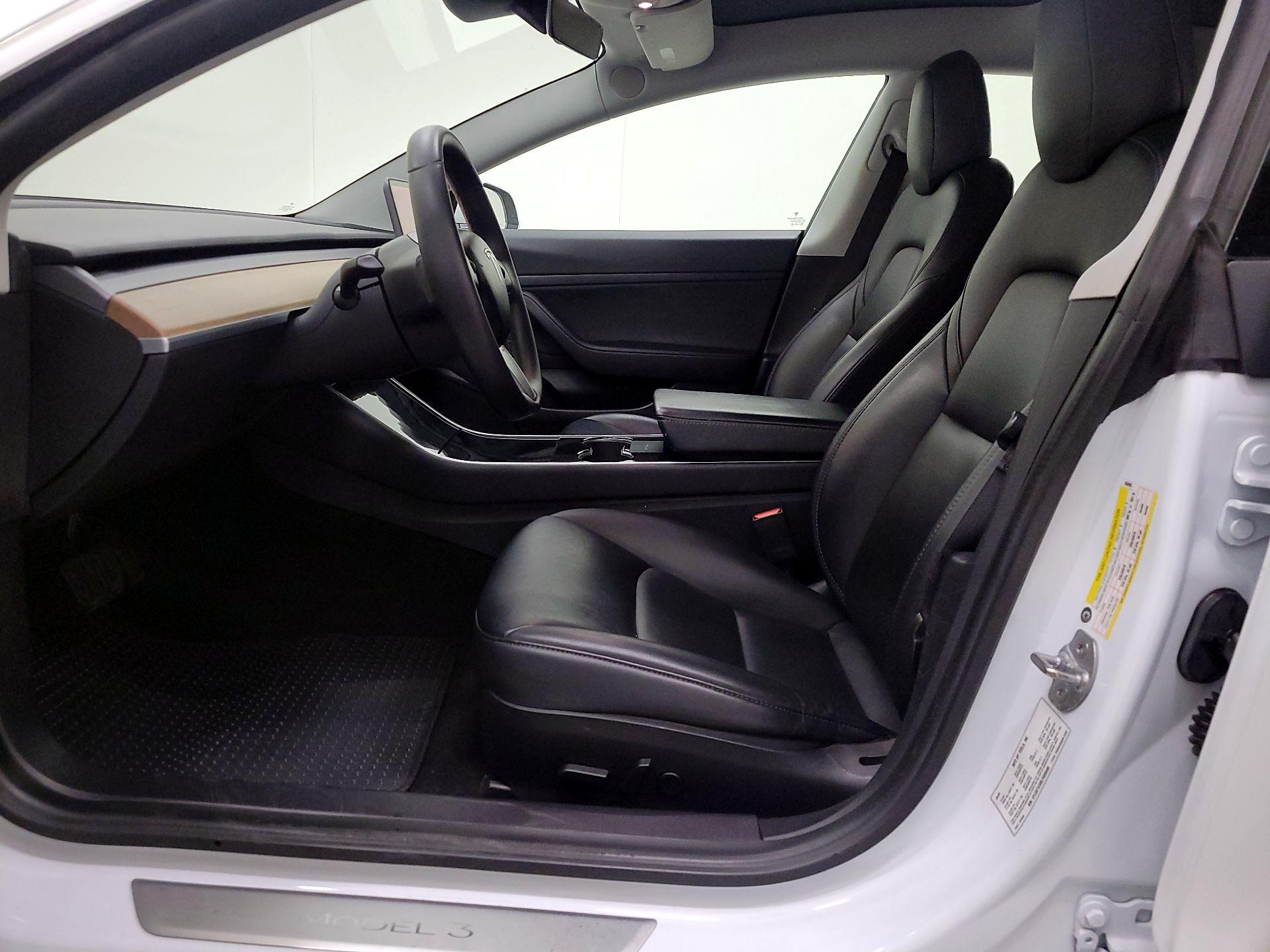 Thumbnail: 2020 Tesla Model 3 - 11