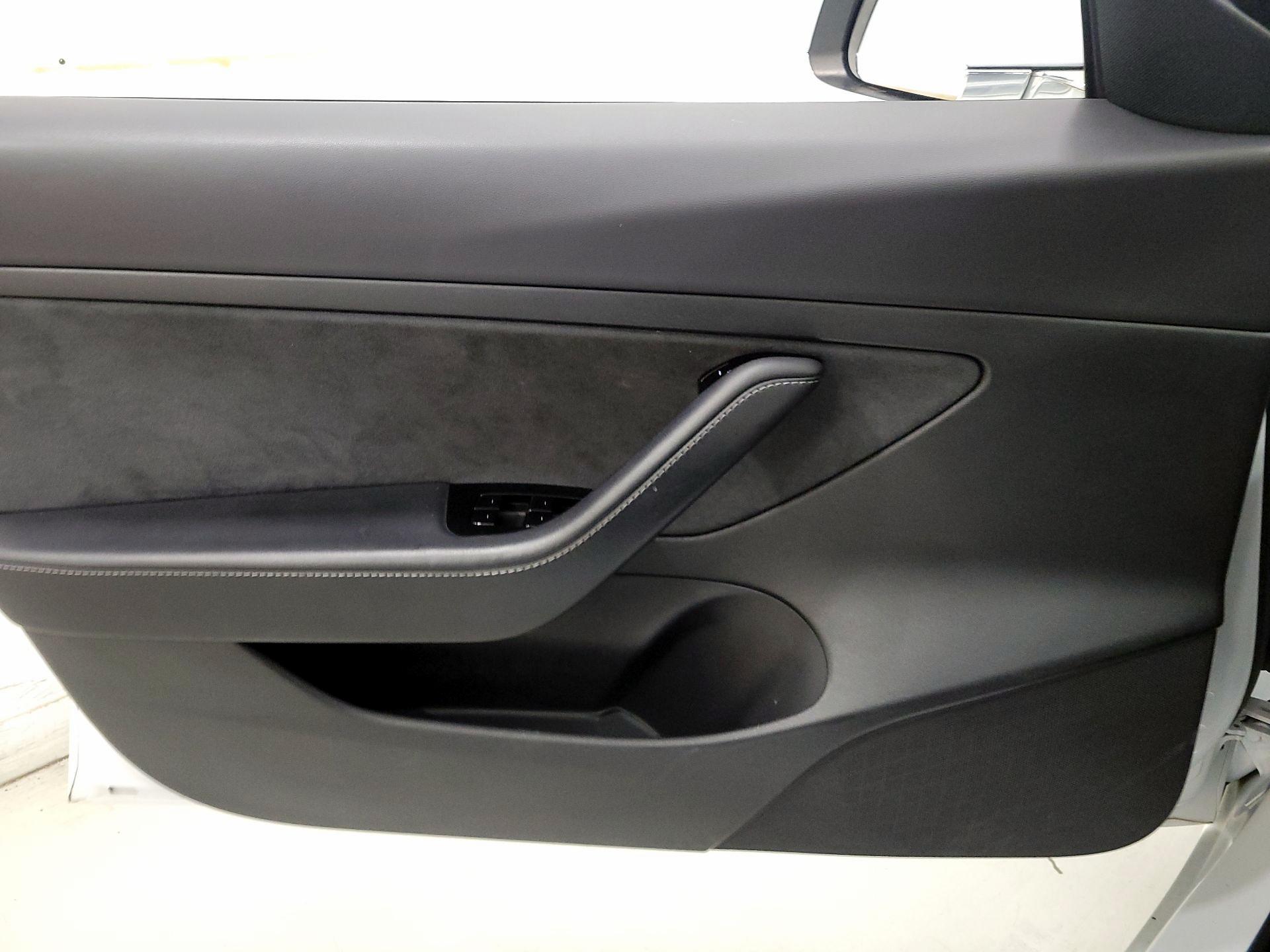 Thumbnail: 2020 Tesla Model 3 - 12