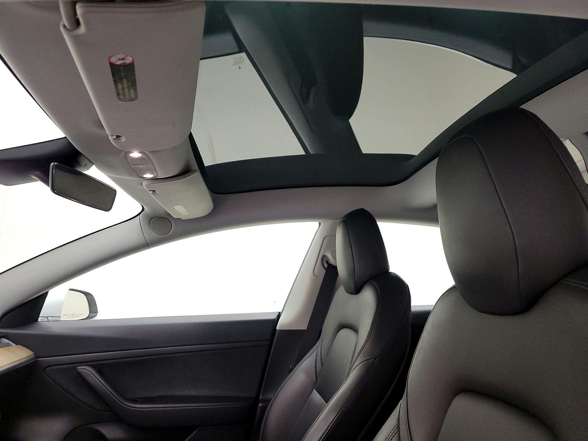 Thumbnail: 2020 Tesla Model 3 - 18