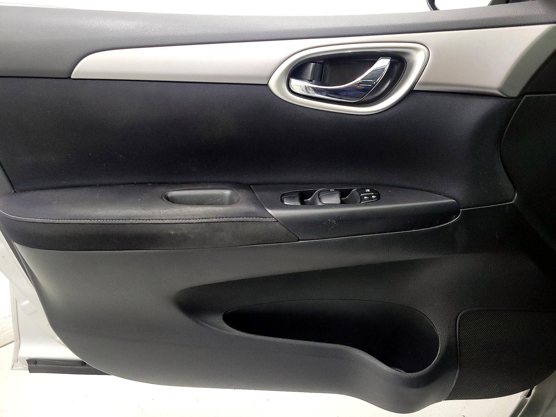 Thumbnail: 2014 Nissan Sentra - 12