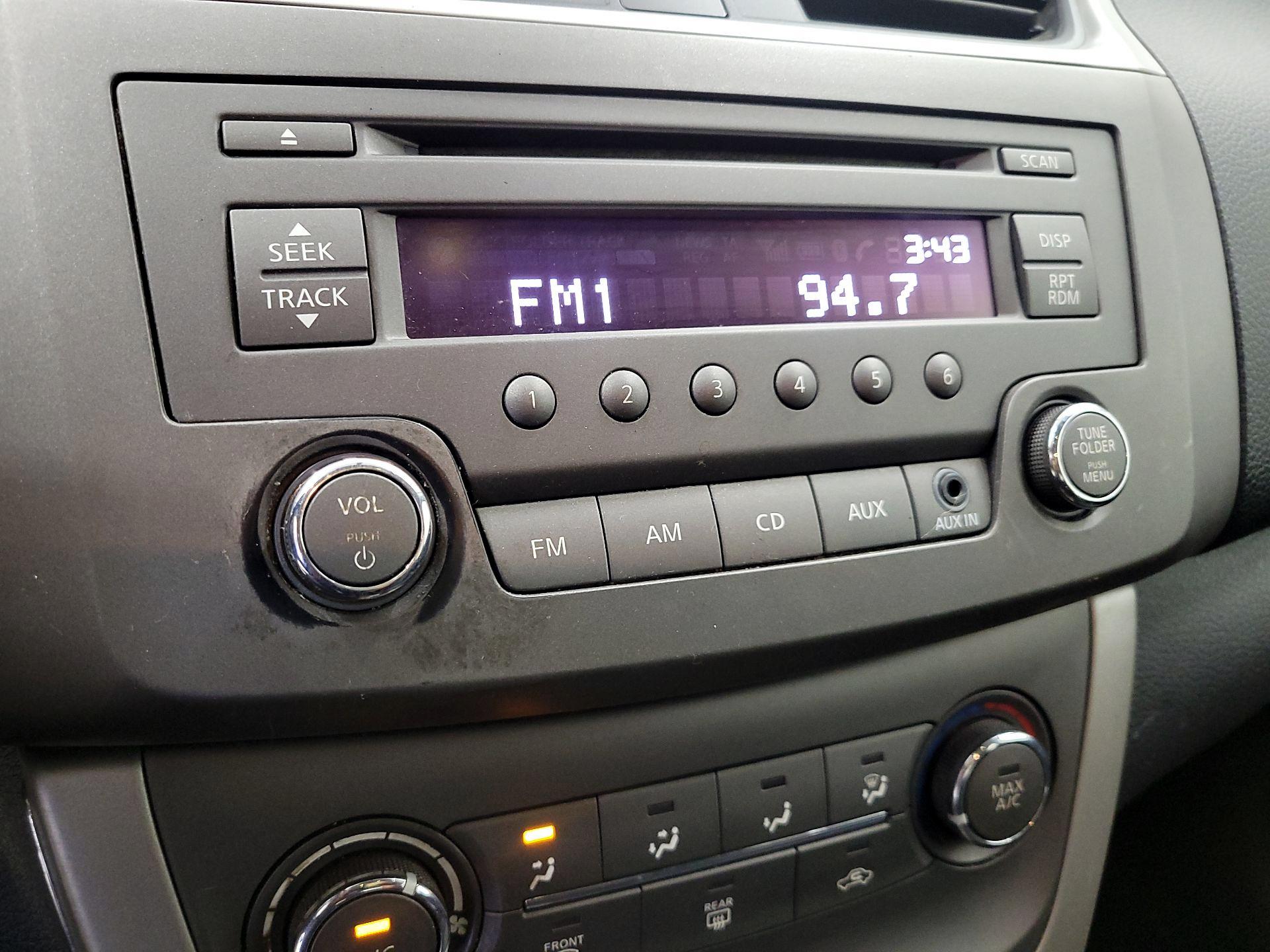 Thumbnail: 2014 Nissan Sentra - 14