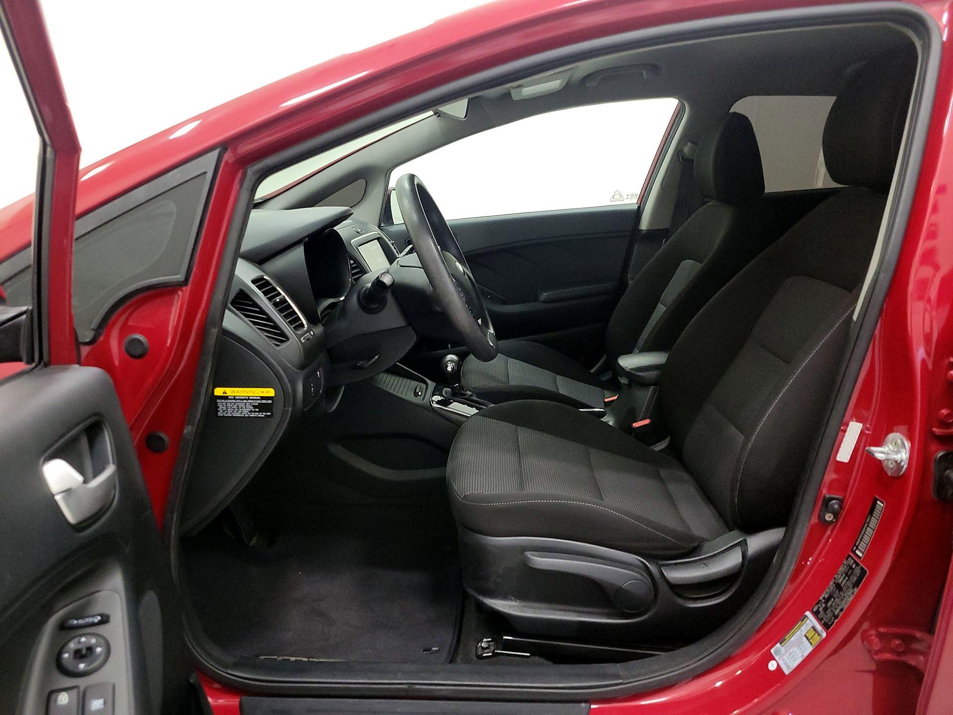 Thumbnail: 2017 Kia Forte - 11