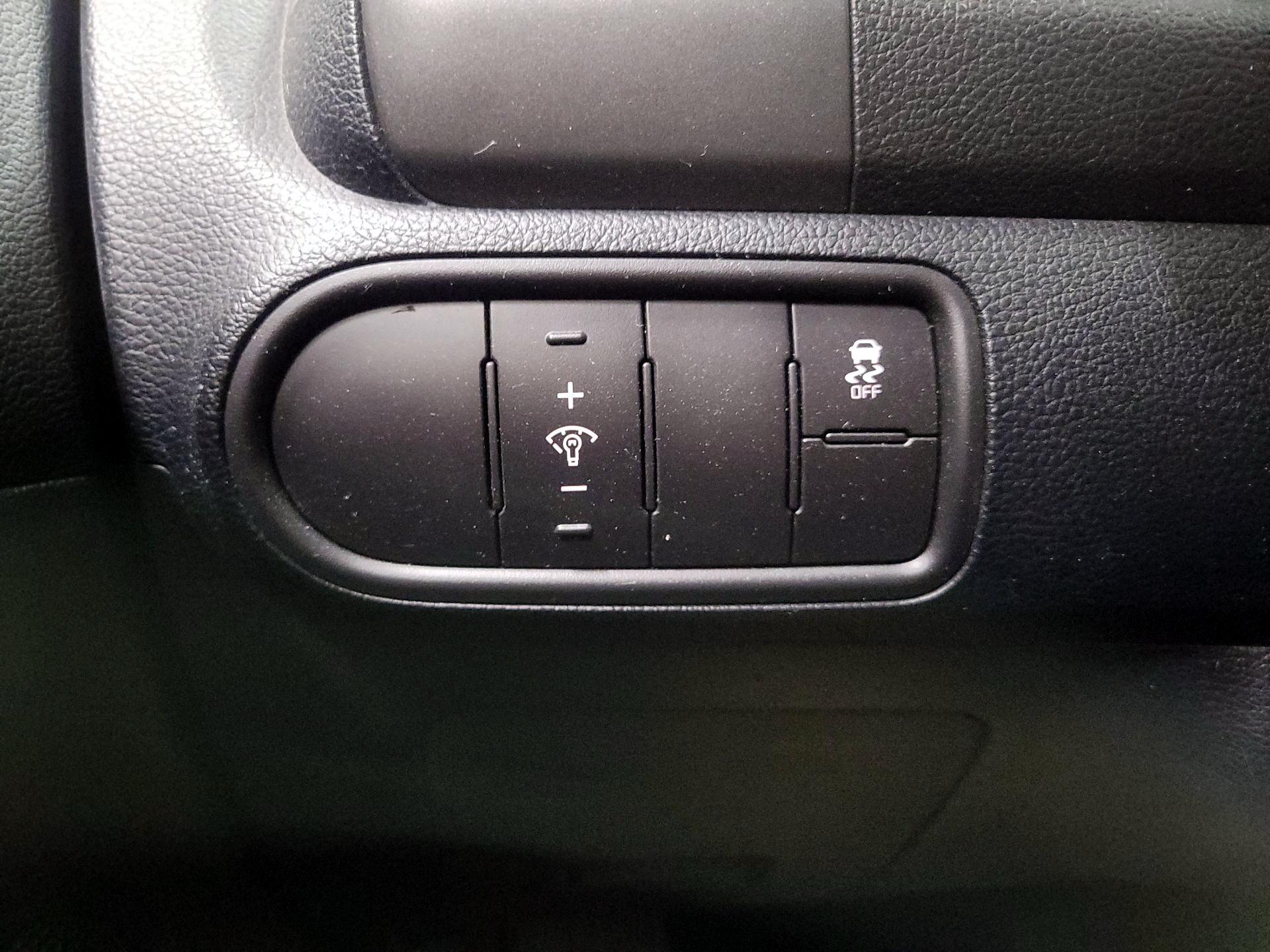 Thumbnail: 2017 Kia Forte - 13