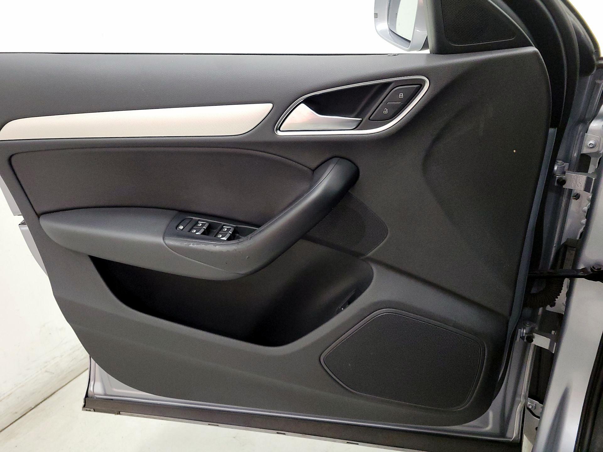 Thumbnail: 2016 Audi Q3 - 12