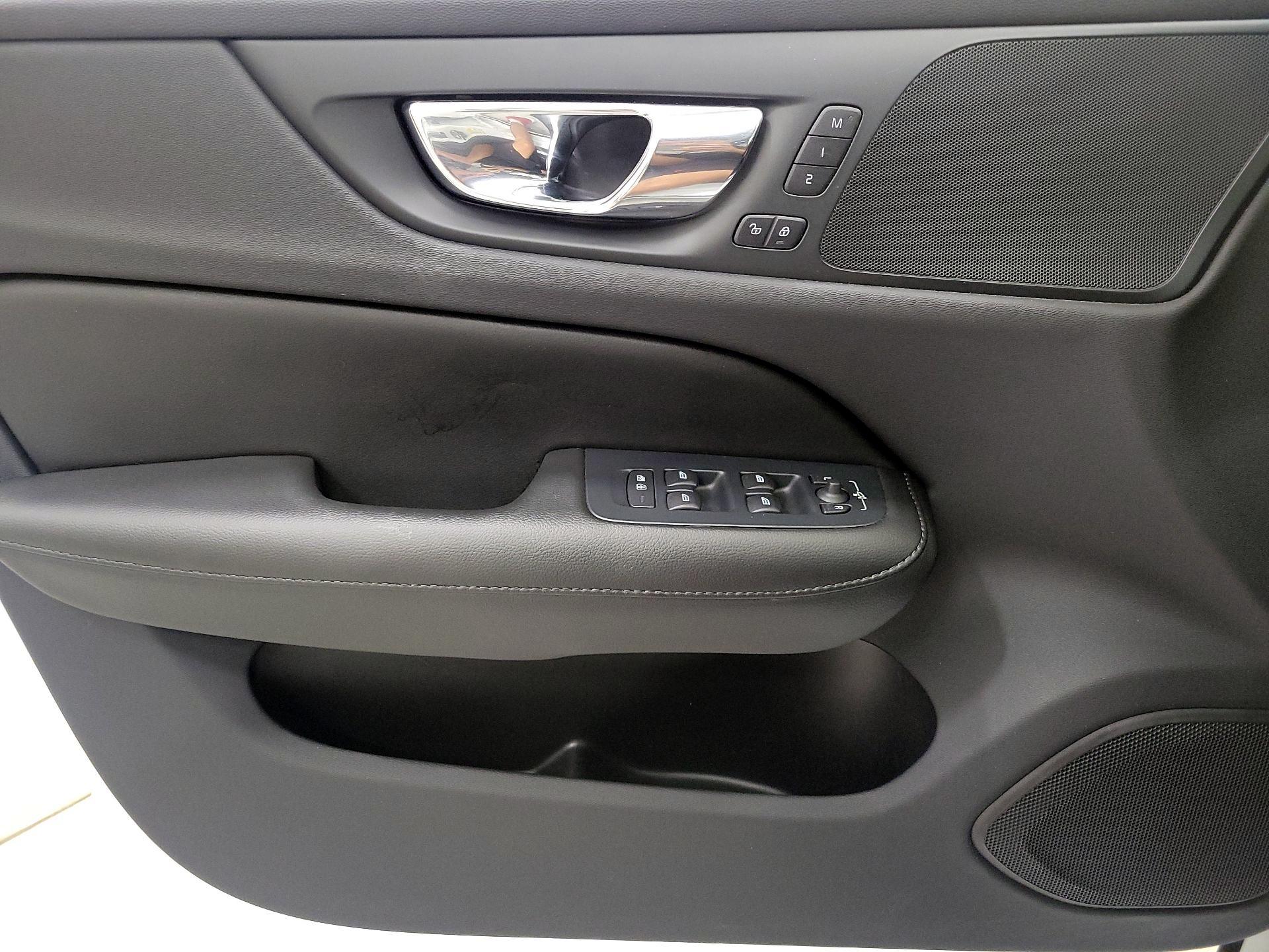 Thumbnail: 2019 Volvo S60 - 12