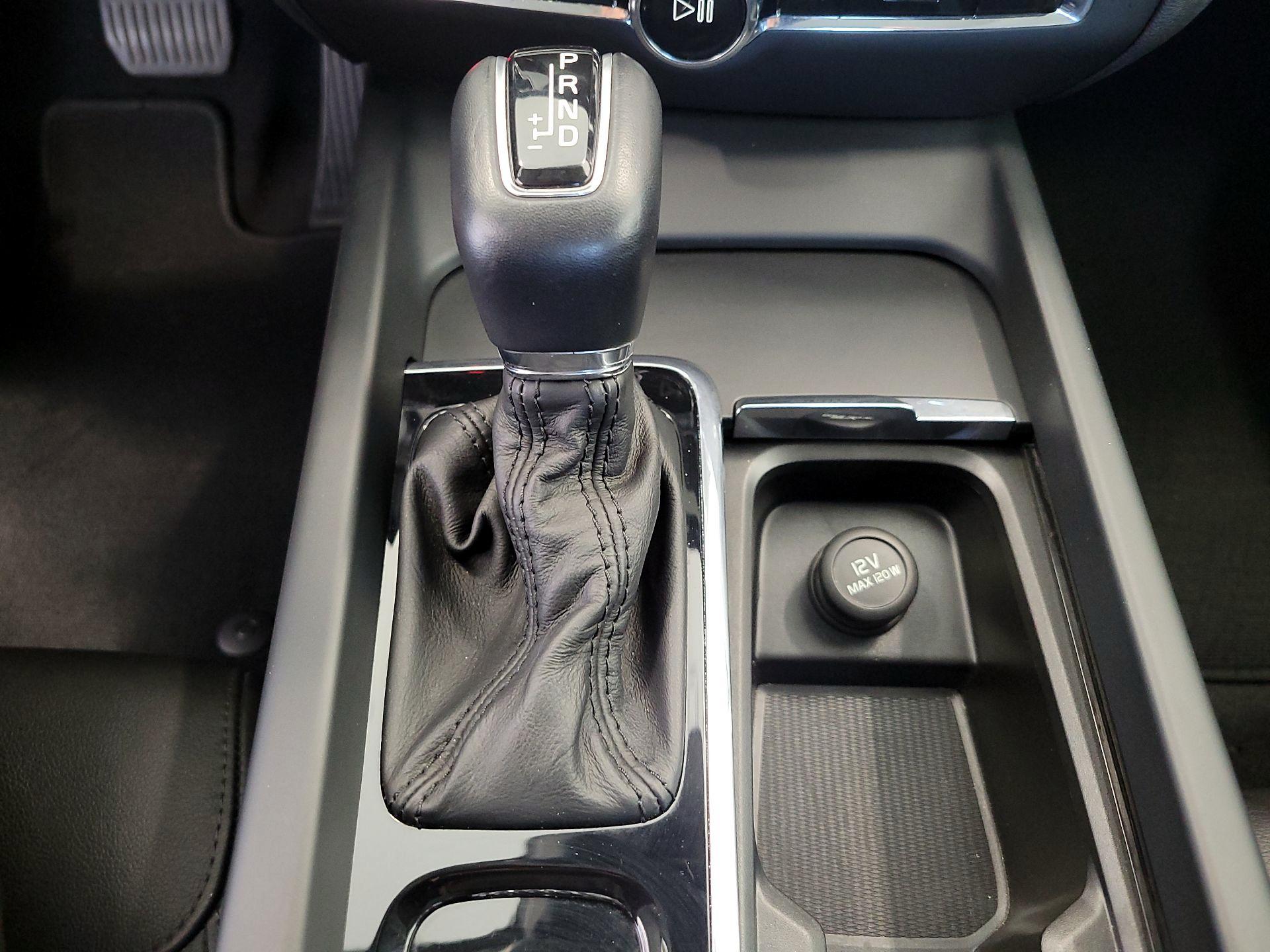 Thumbnail: 2019 Volvo S60 - 17