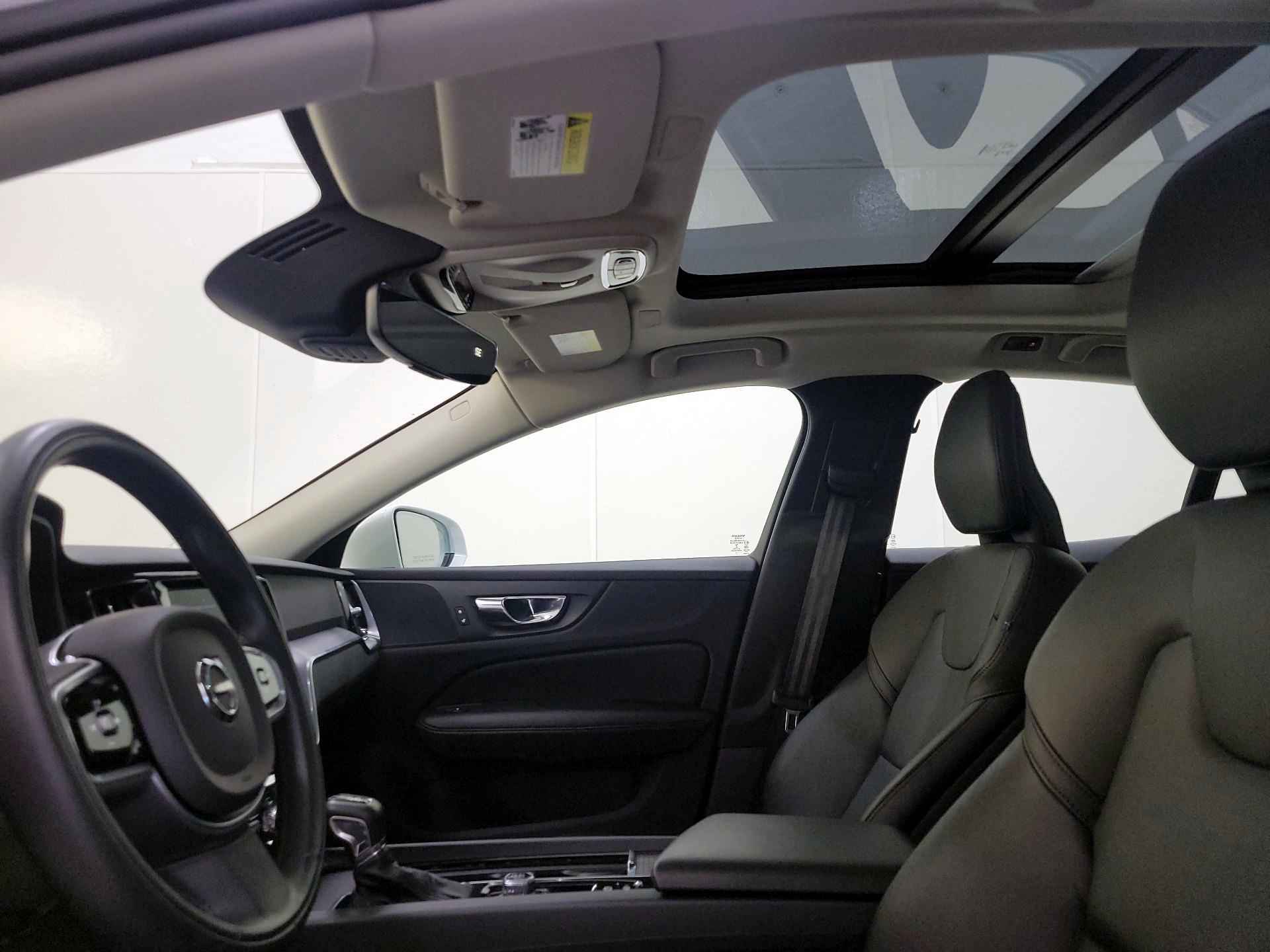 Thumbnail: 2019 Volvo S60 - 19