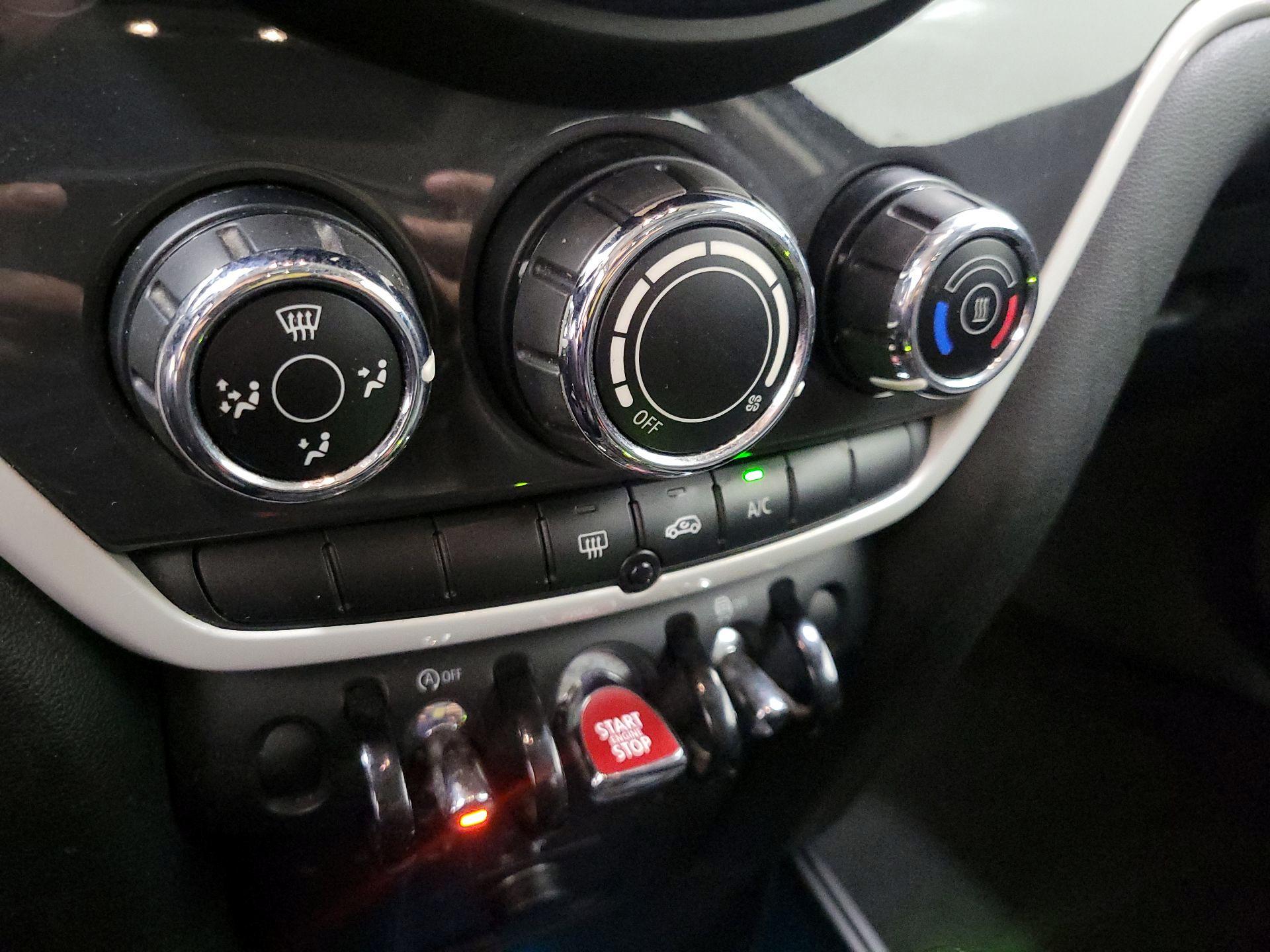 Thumbnail: 2019 MINI Cooper Countryman - 16