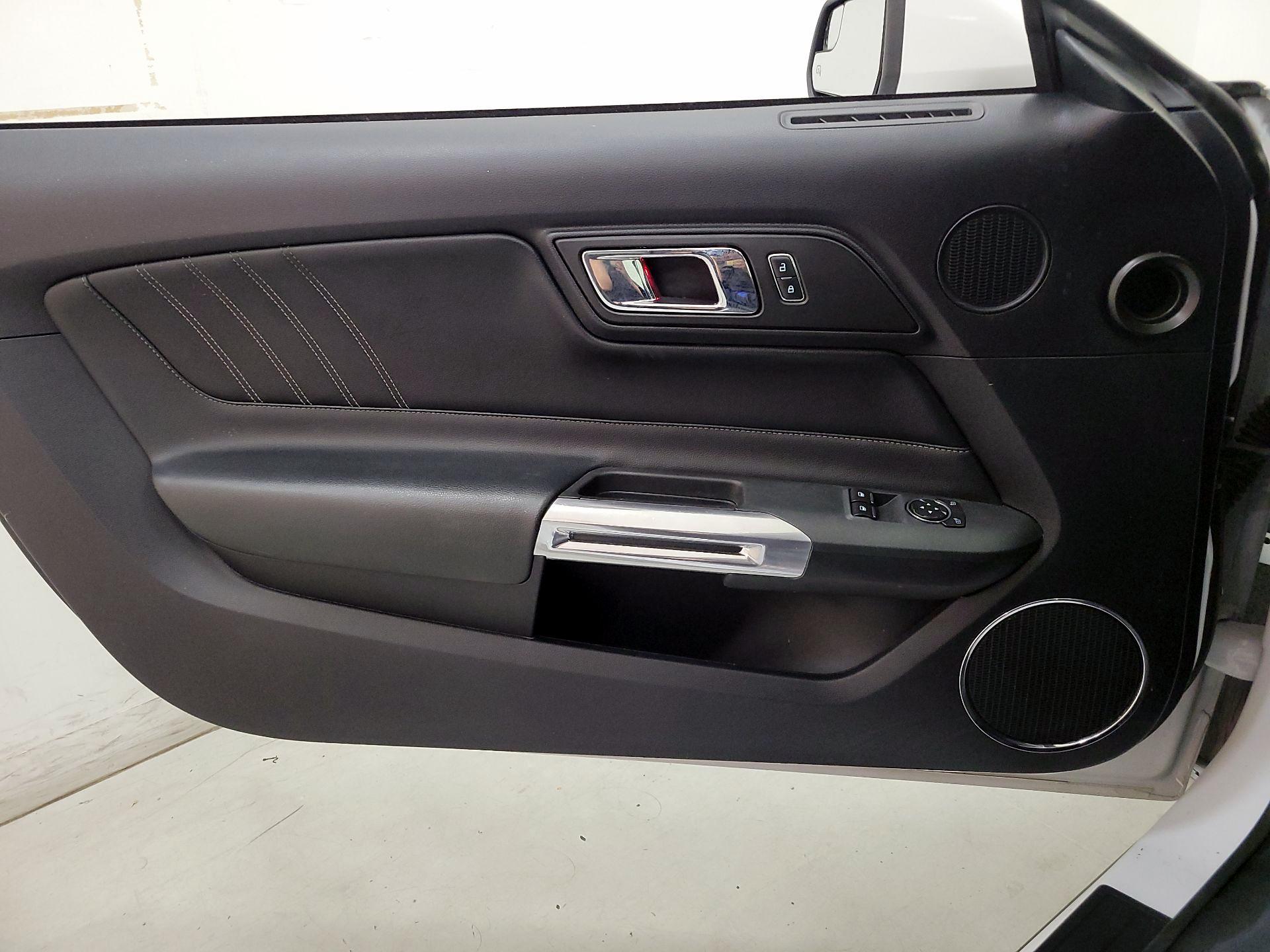 Thumbnail: 2016 Ford Mustang - 12
