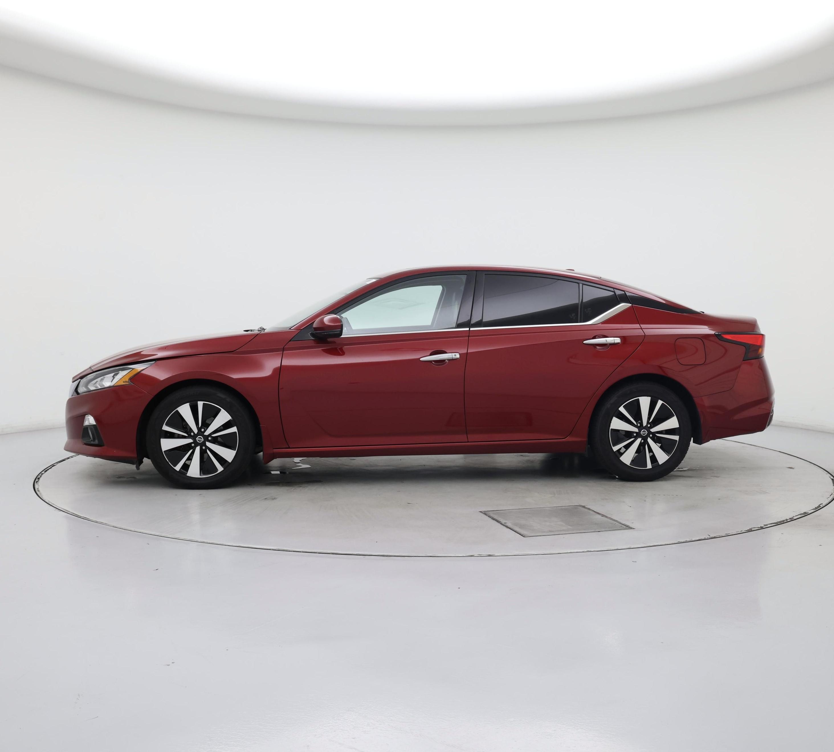 Thumbnail: 2021 Nissan Altima - 3