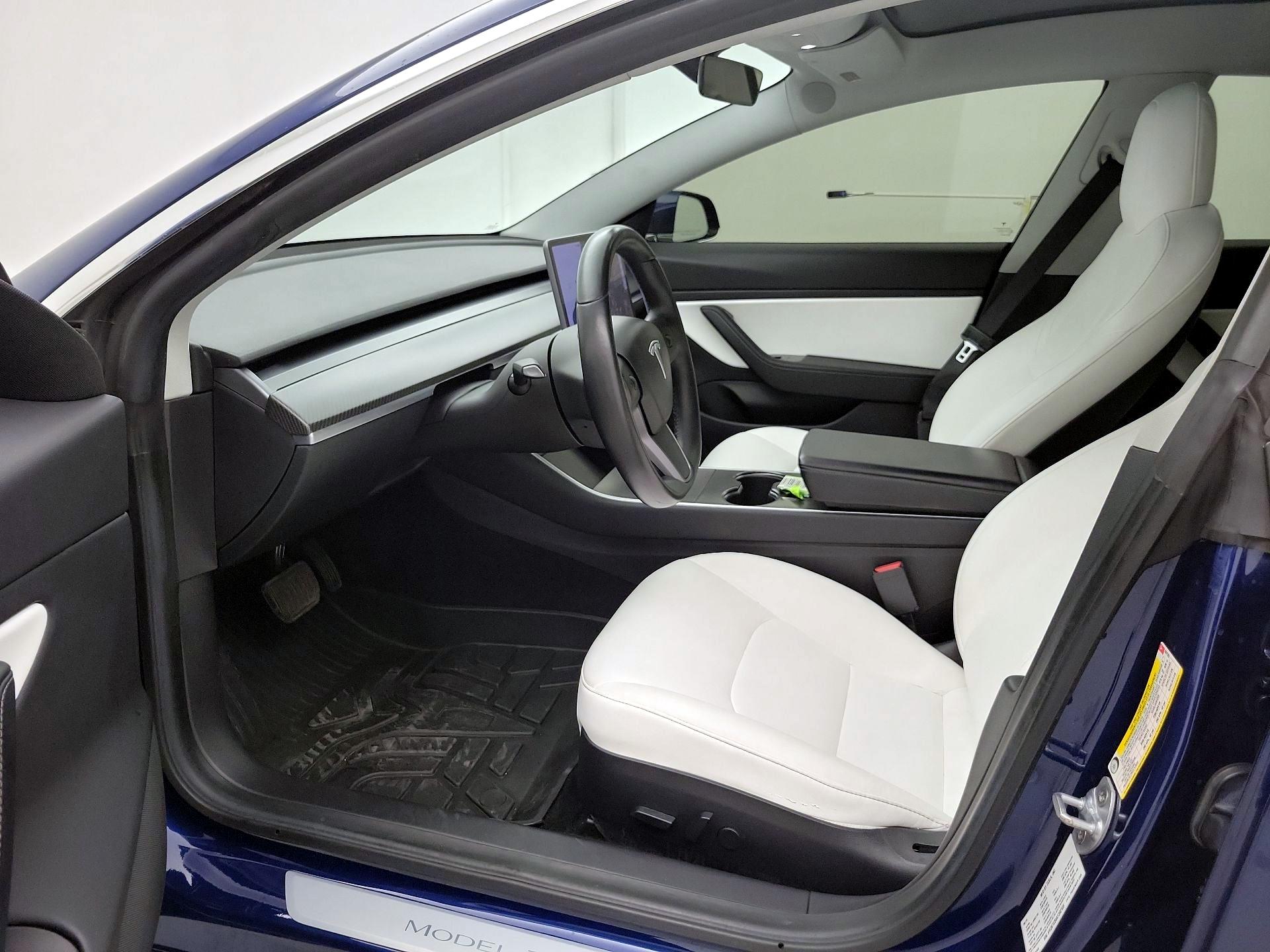 Thumbnail: 2019 Tesla Model 3 - 11