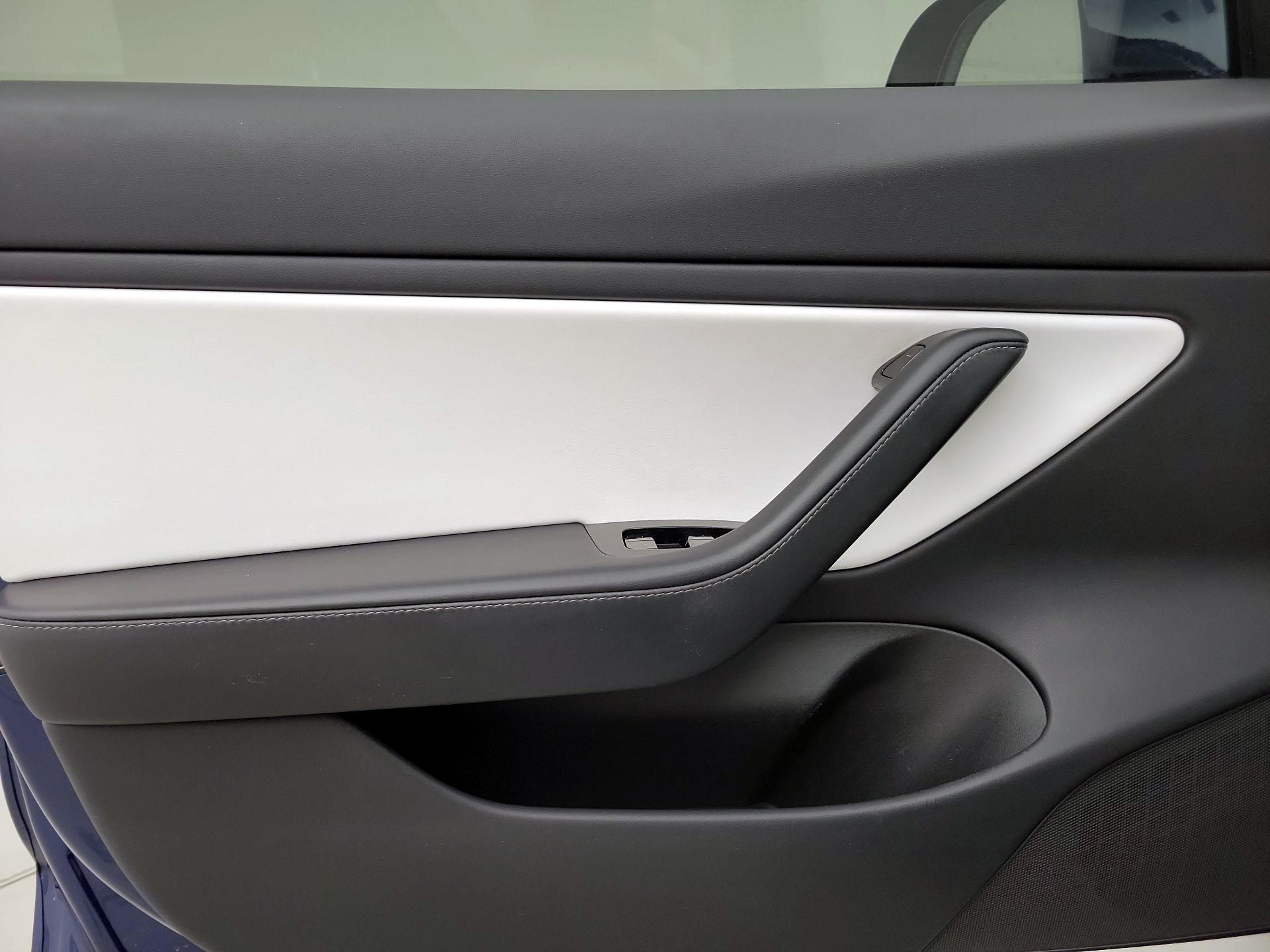 Thumbnail: 2019 Tesla Model 3 - 12