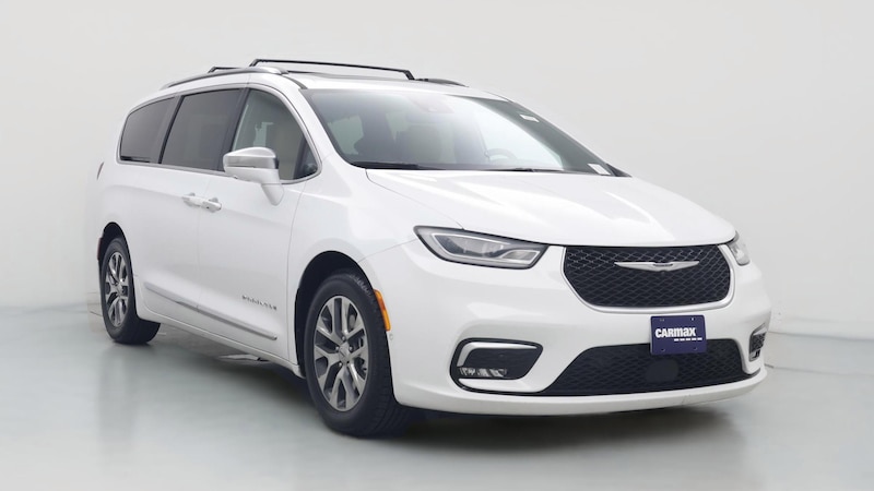 2022 Chrysler Pacifica Hybrid Pinnacle Hero Image