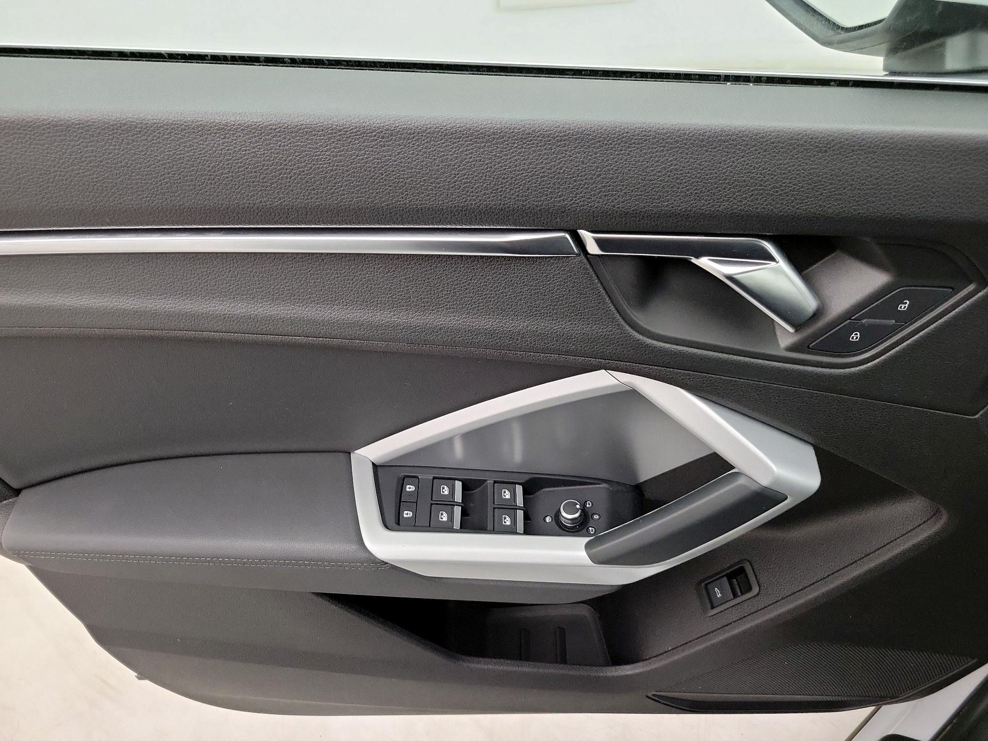 Thumbnail: 2020 Audi Q3 - 12