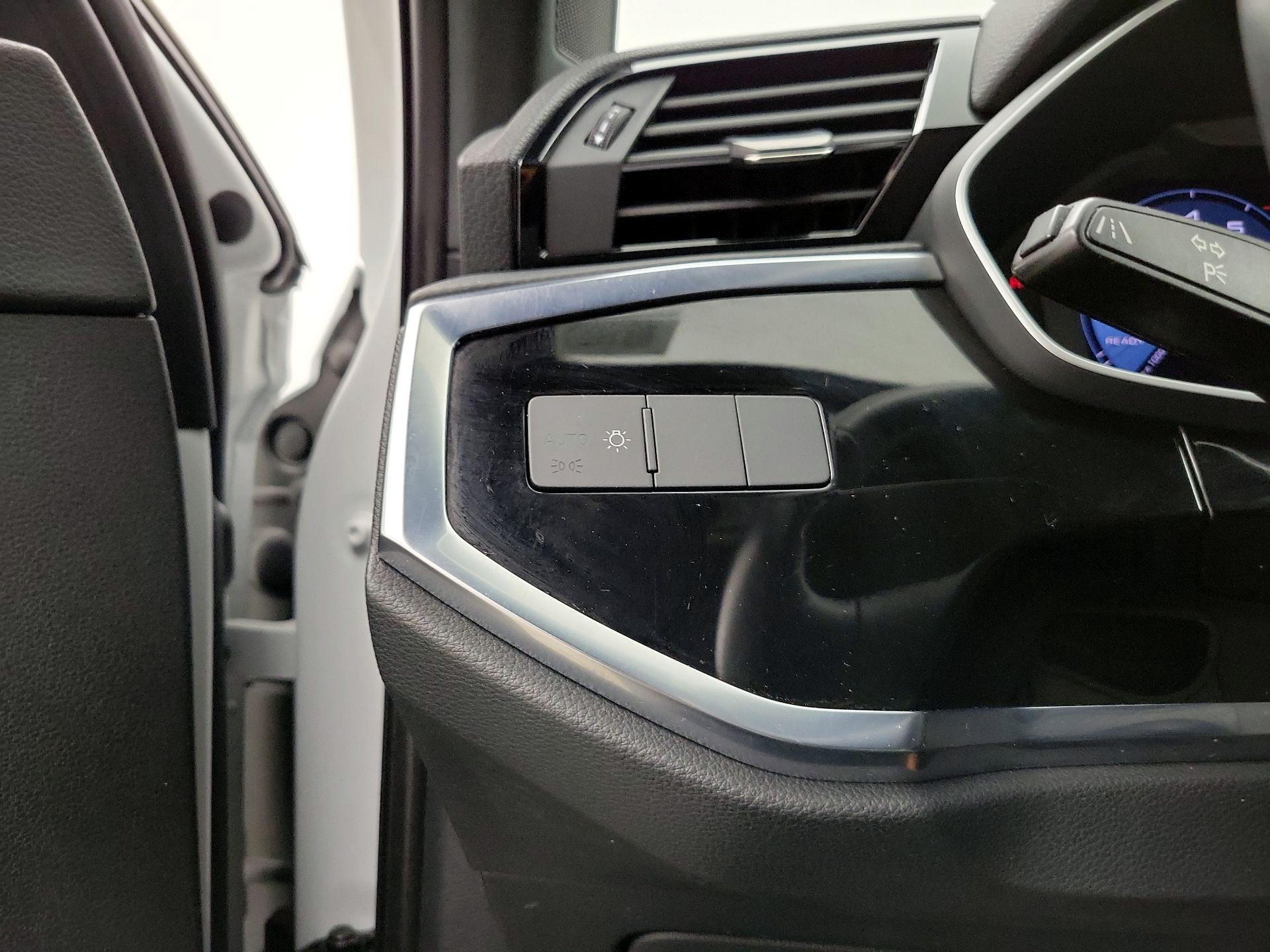 Thumbnail: 2020 Audi Q3 - 13
