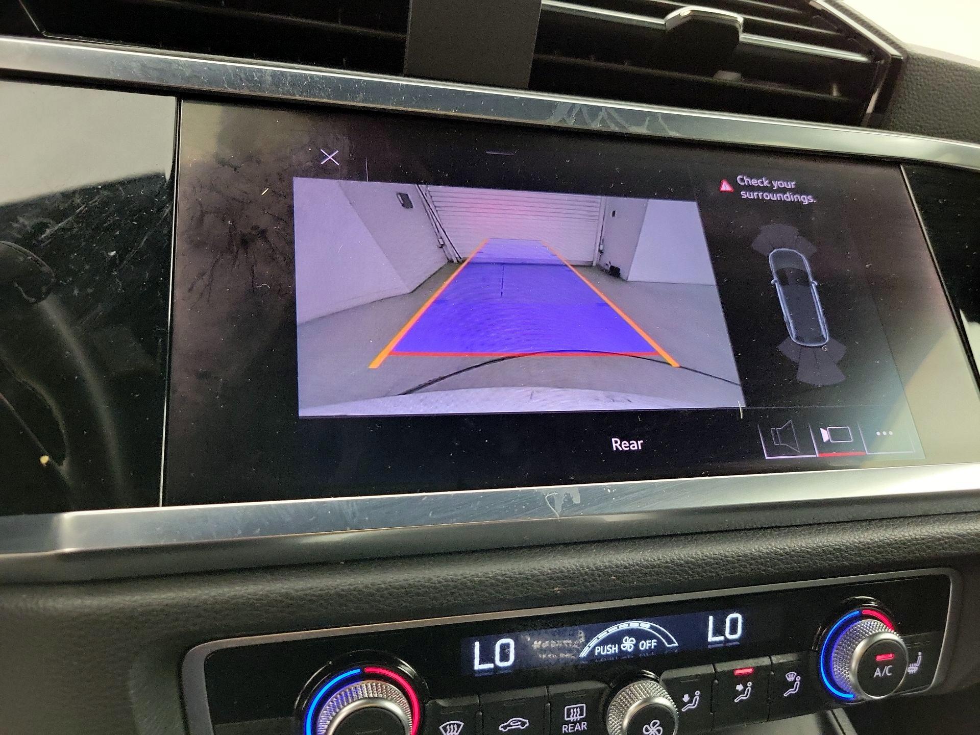 Thumbnail: 2020 Audi Q3 - 14
