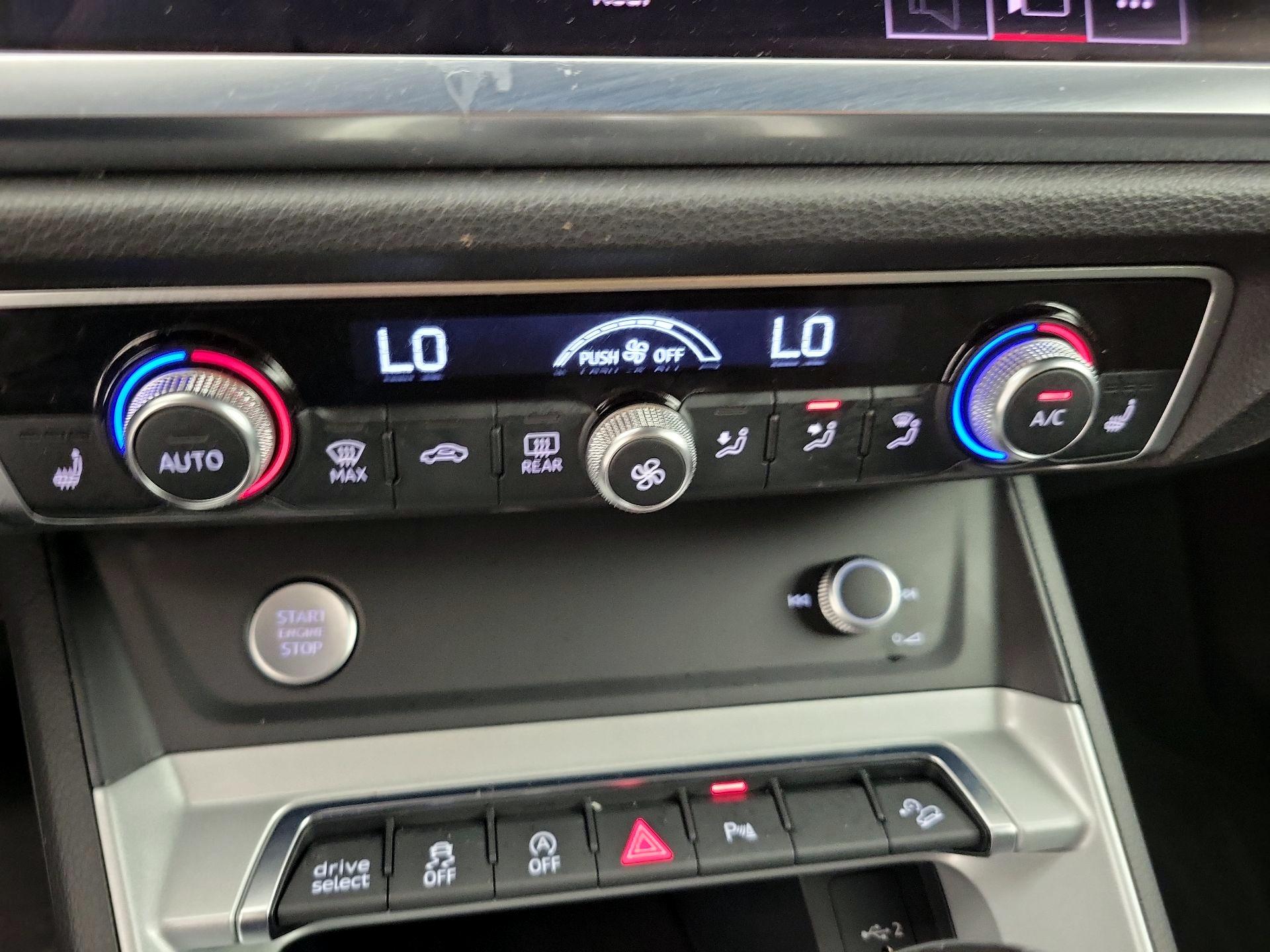 Thumbnail: 2020 Audi Q3 - 16