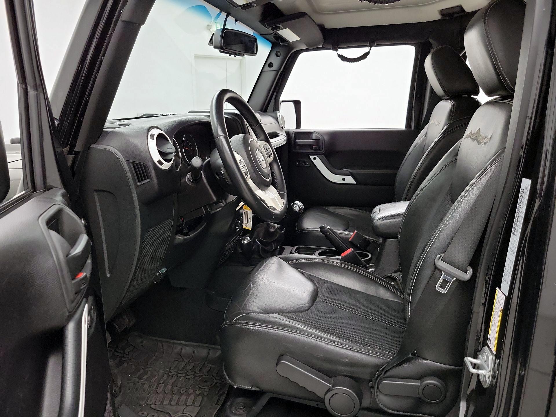 Thumbnail: 2015 Jeep Wrangler - 11