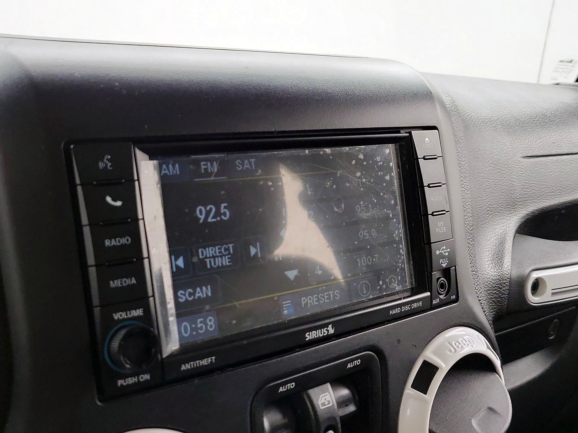 Thumbnail: 2015 Jeep Wrangler - 14