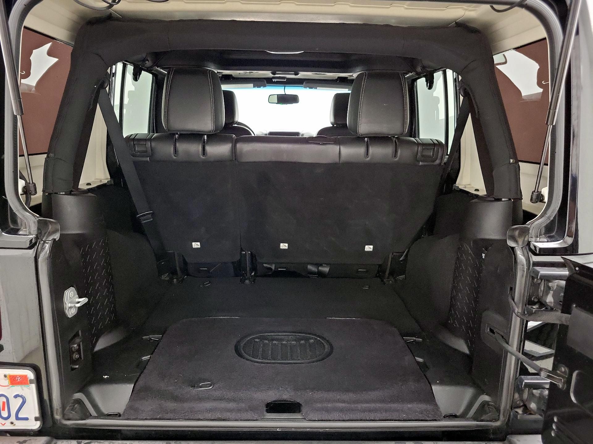 Thumbnail: 2015 Jeep Wrangler - 18