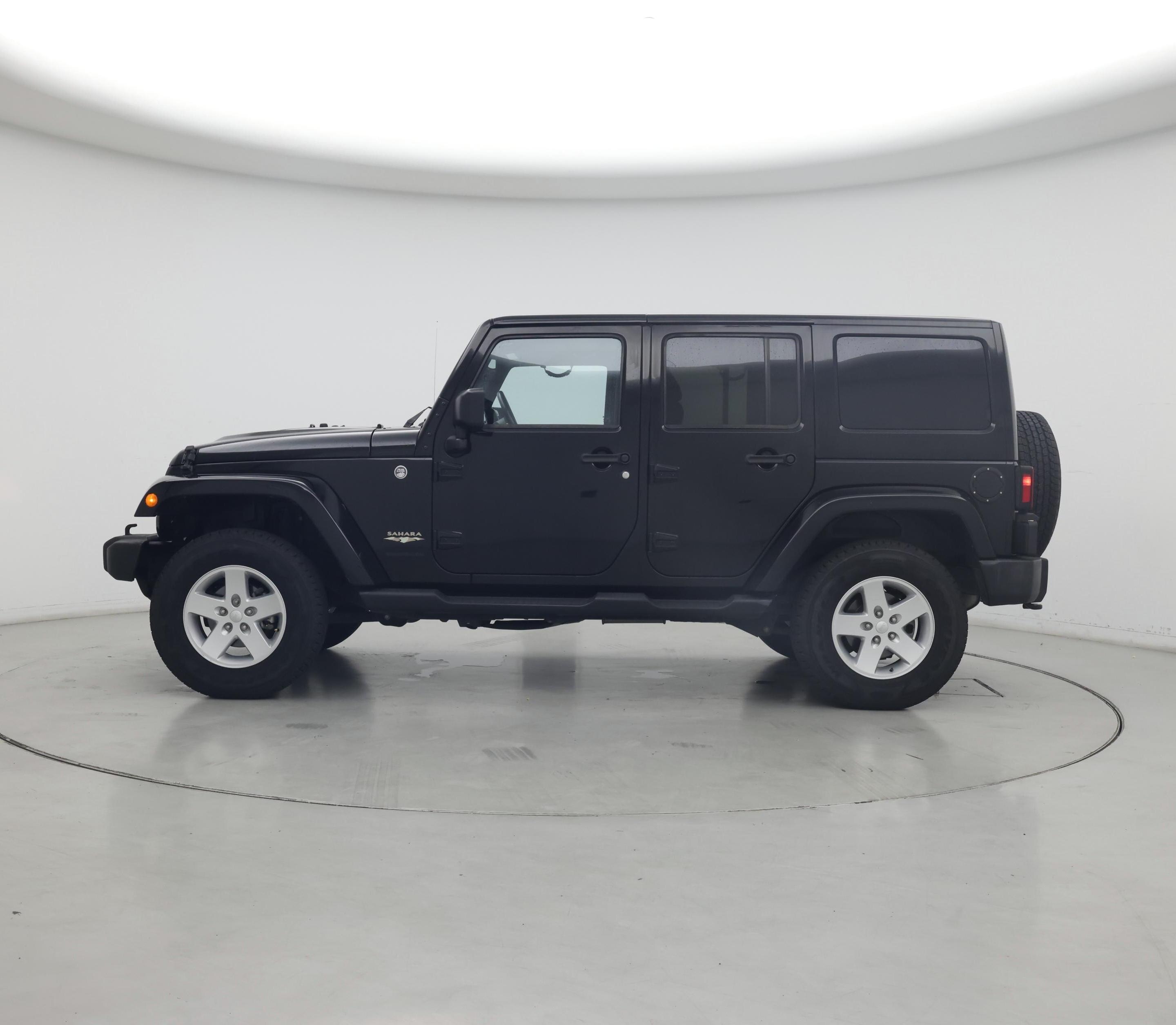 Thumbnail: 2015 Jeep Wrangler - 3