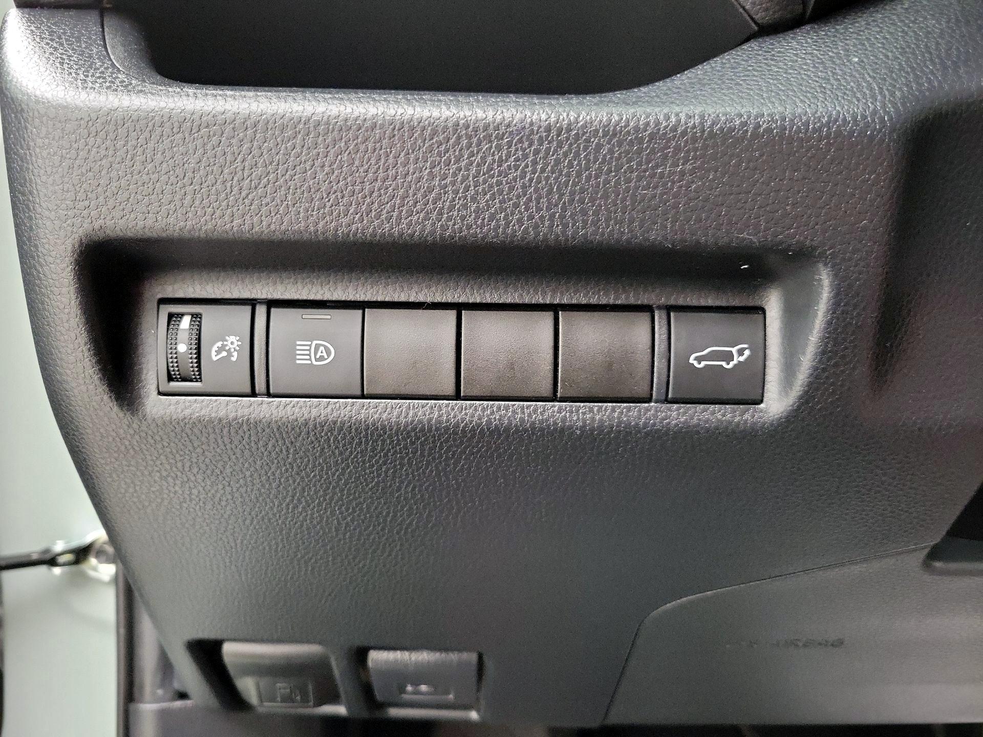 Thumbnail: 2020 Toyota RAV4 - 13