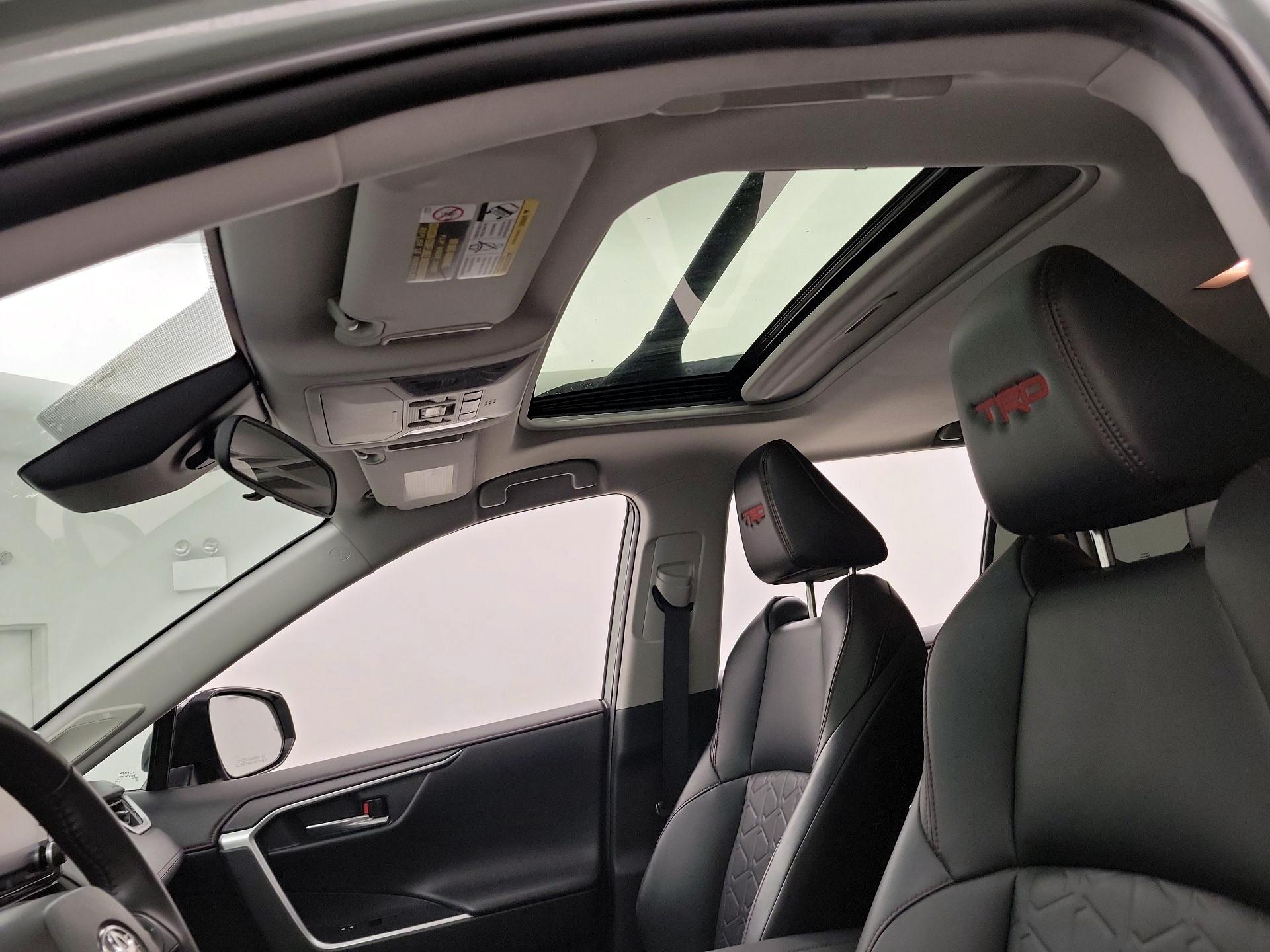 Thumbnail: 2020 Toyota RAV4 - 20