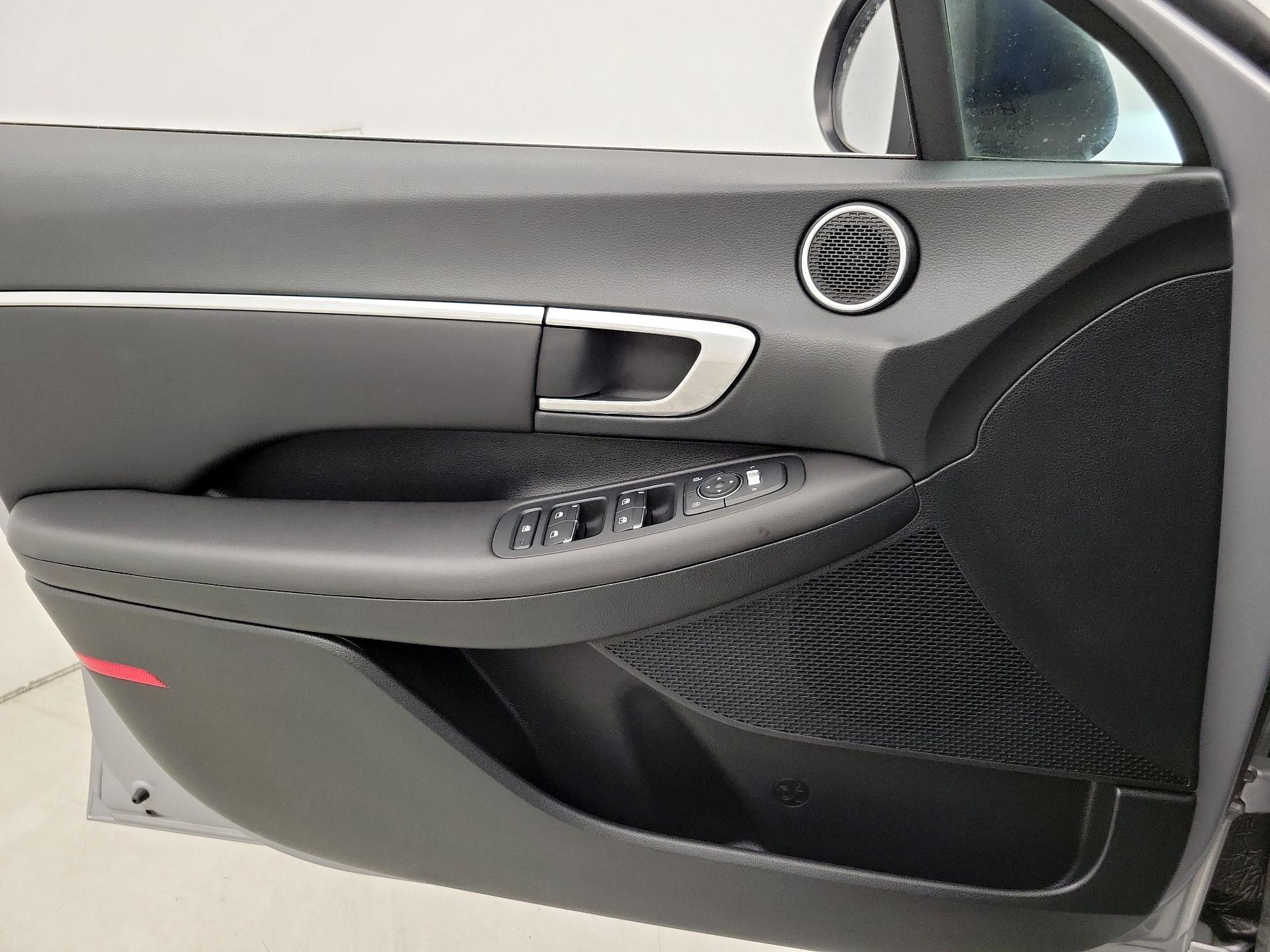 Thumbnail: 2023 Hyundai Sonata - 12