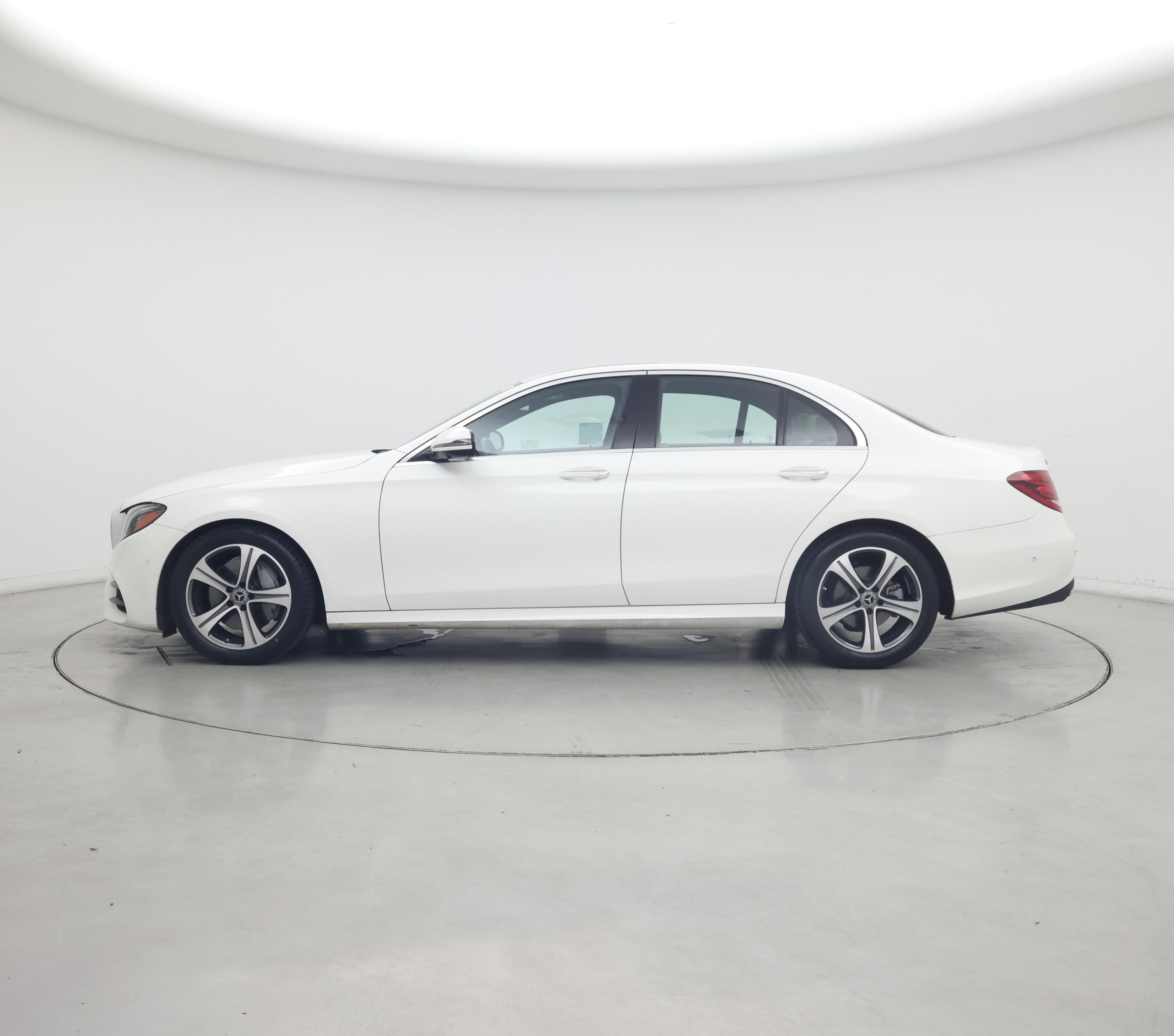 Thumbnail: 2020 Mercedes-Benz E-Class - 3