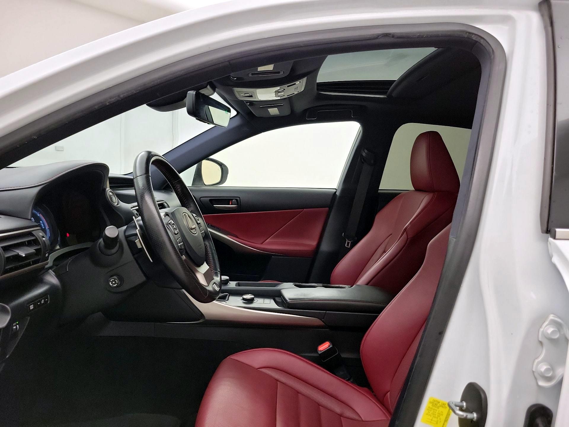 Thumbnail: 2018 Lexus IS - 19