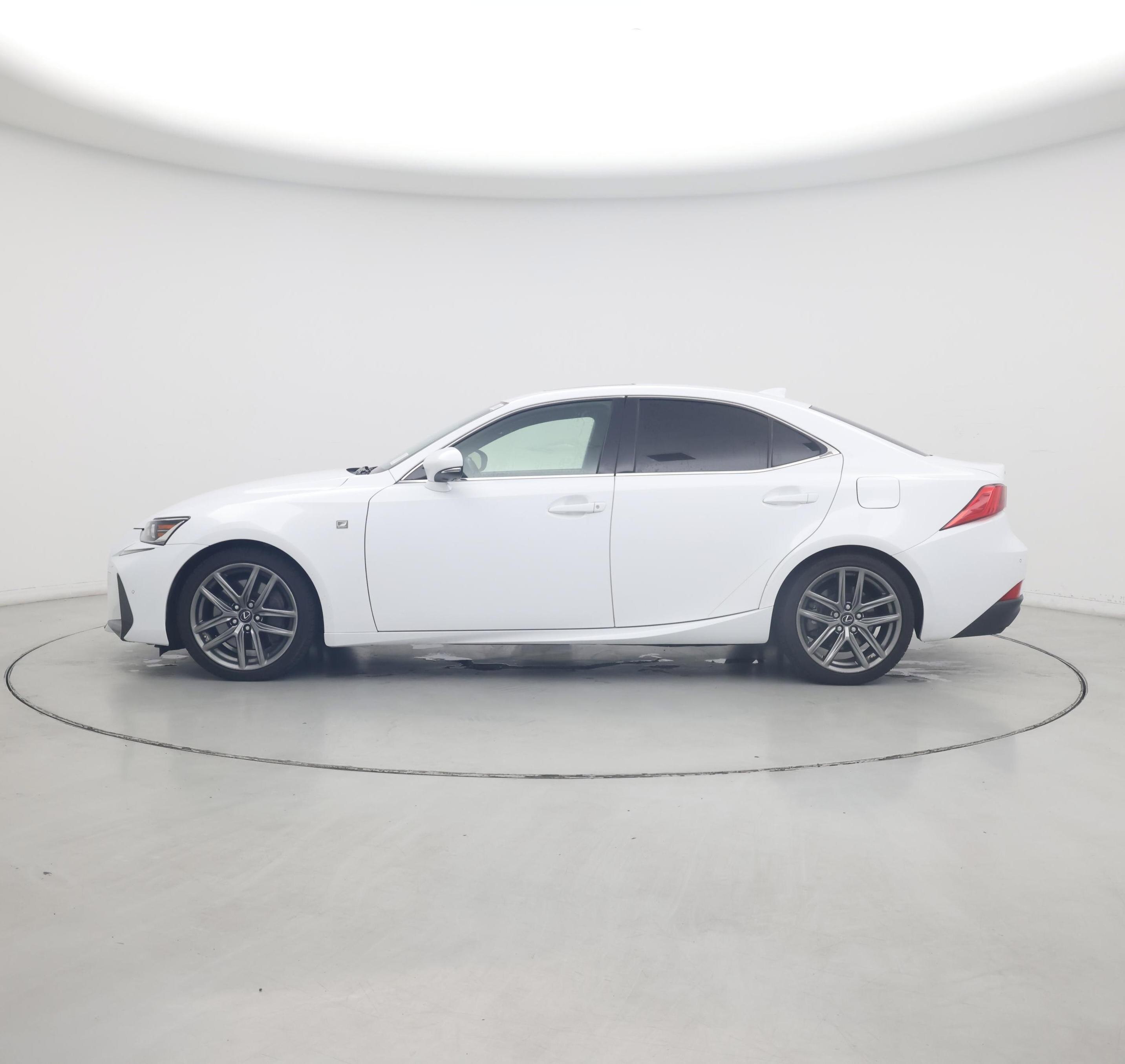 Thumbnail: 2018 Lexus IS - 3