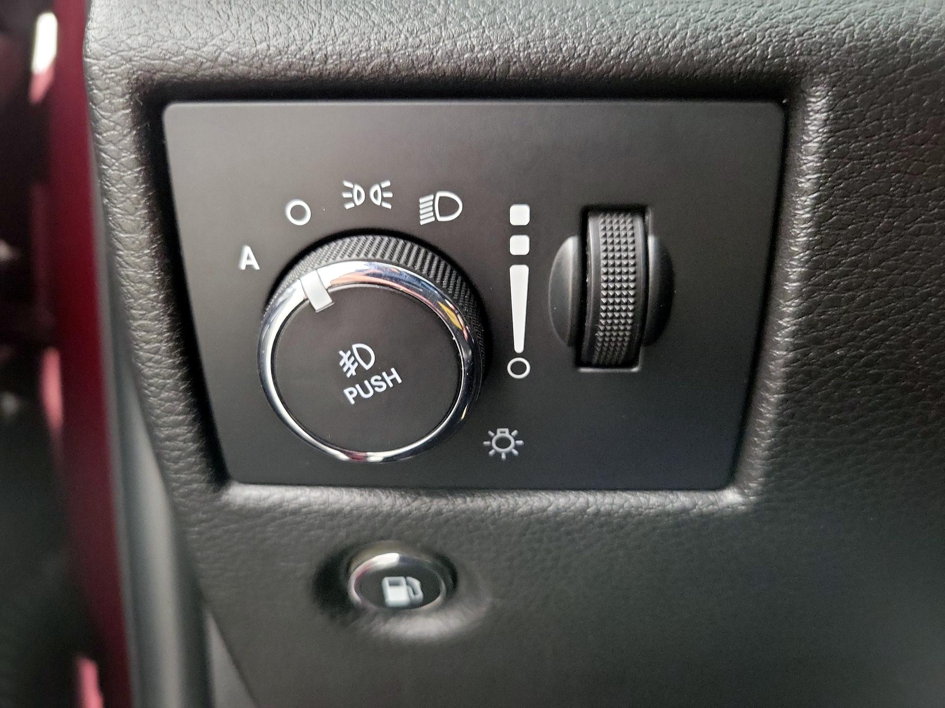 Thumbnail: 2018 Jeep Grand Cherokee - 13