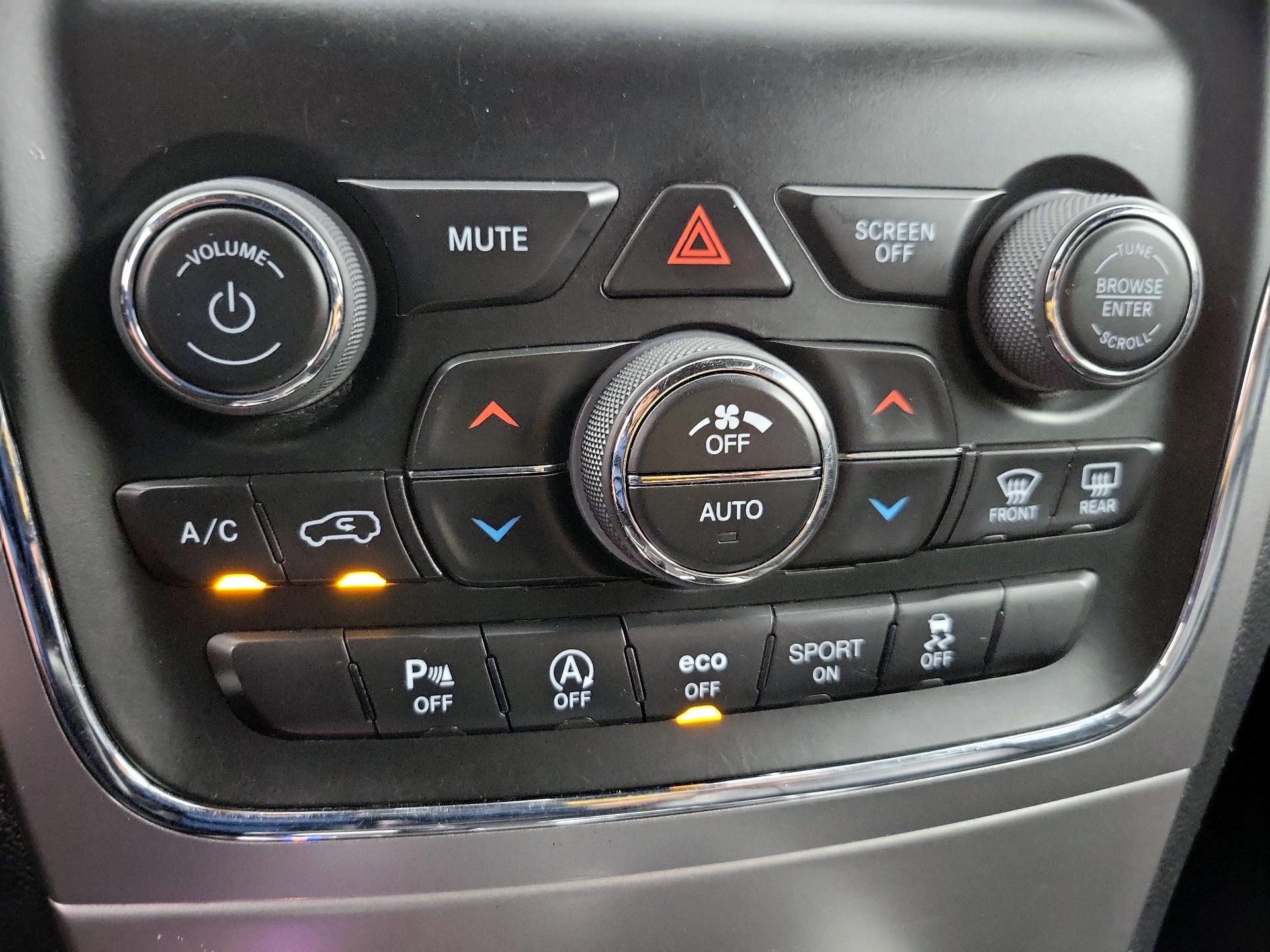 Thumbnail: 2018 Jeep Grand Cherokee - 16