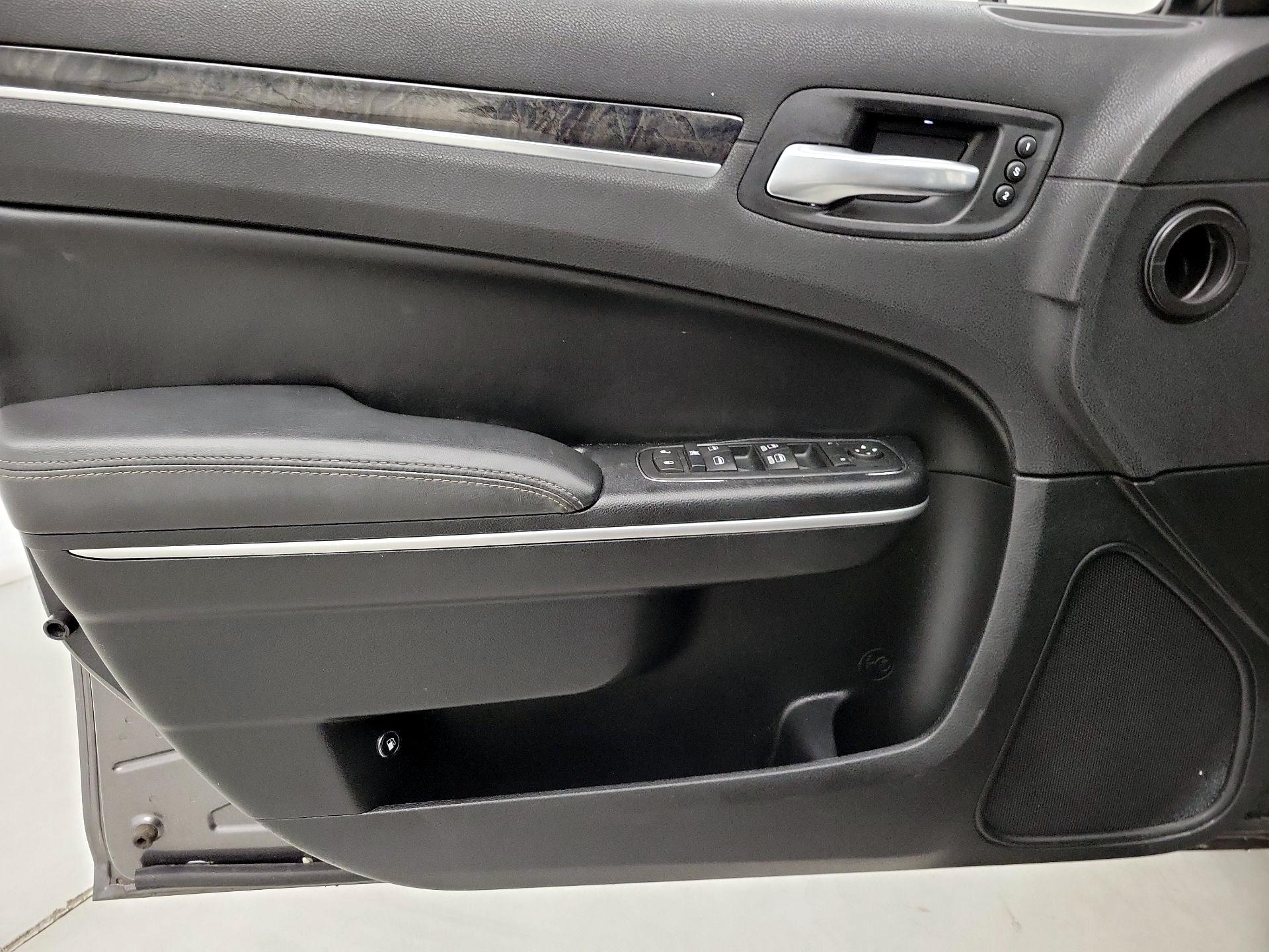 Thumbnail: 2016 Chrysler 300 - 12