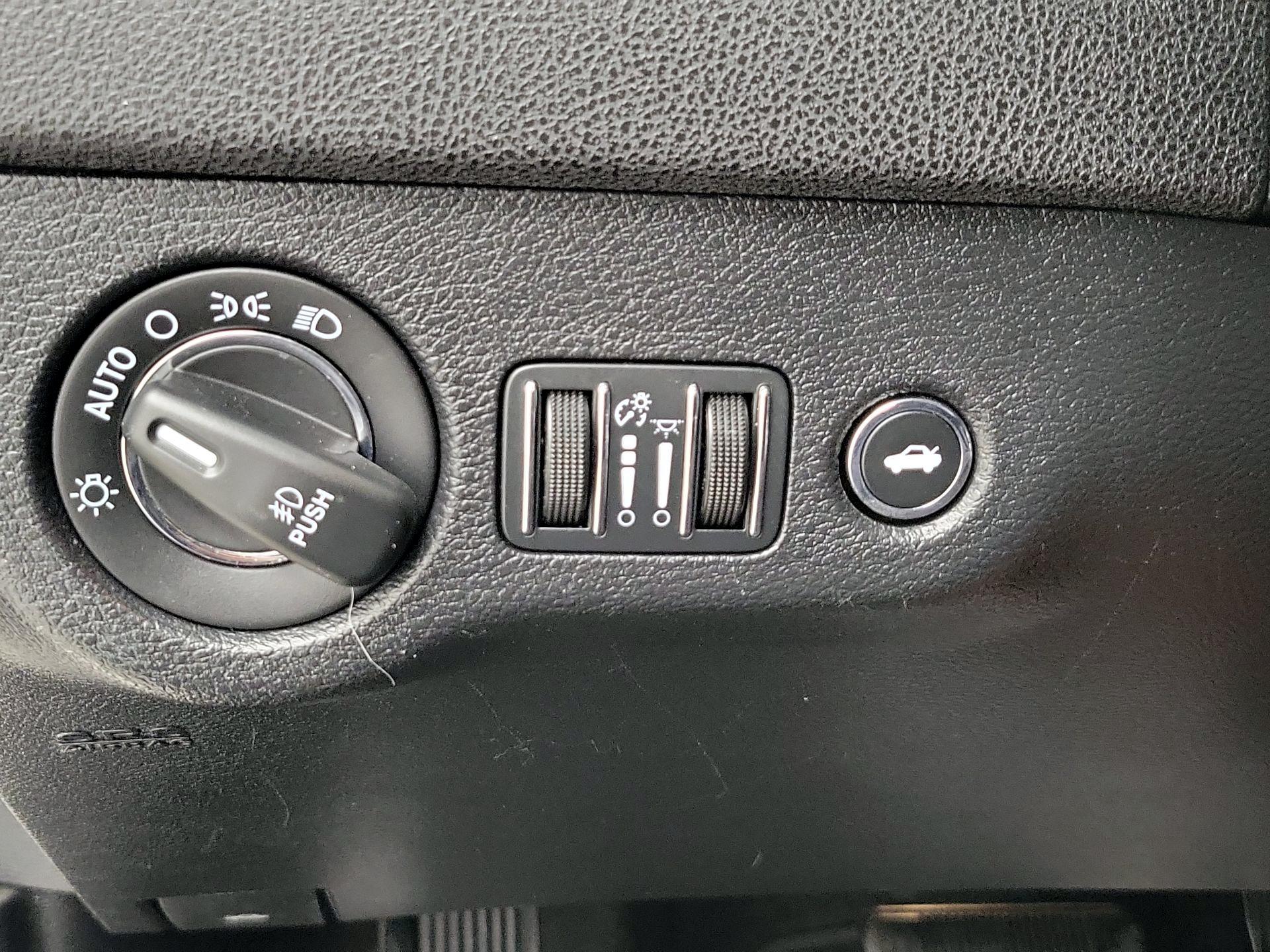 Thumbnail: 2016 Chrysler 300 - 13